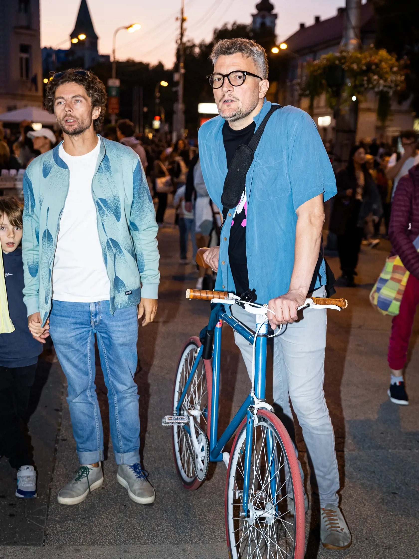 Ludwig Bagin prišiel na protest na bicykli.