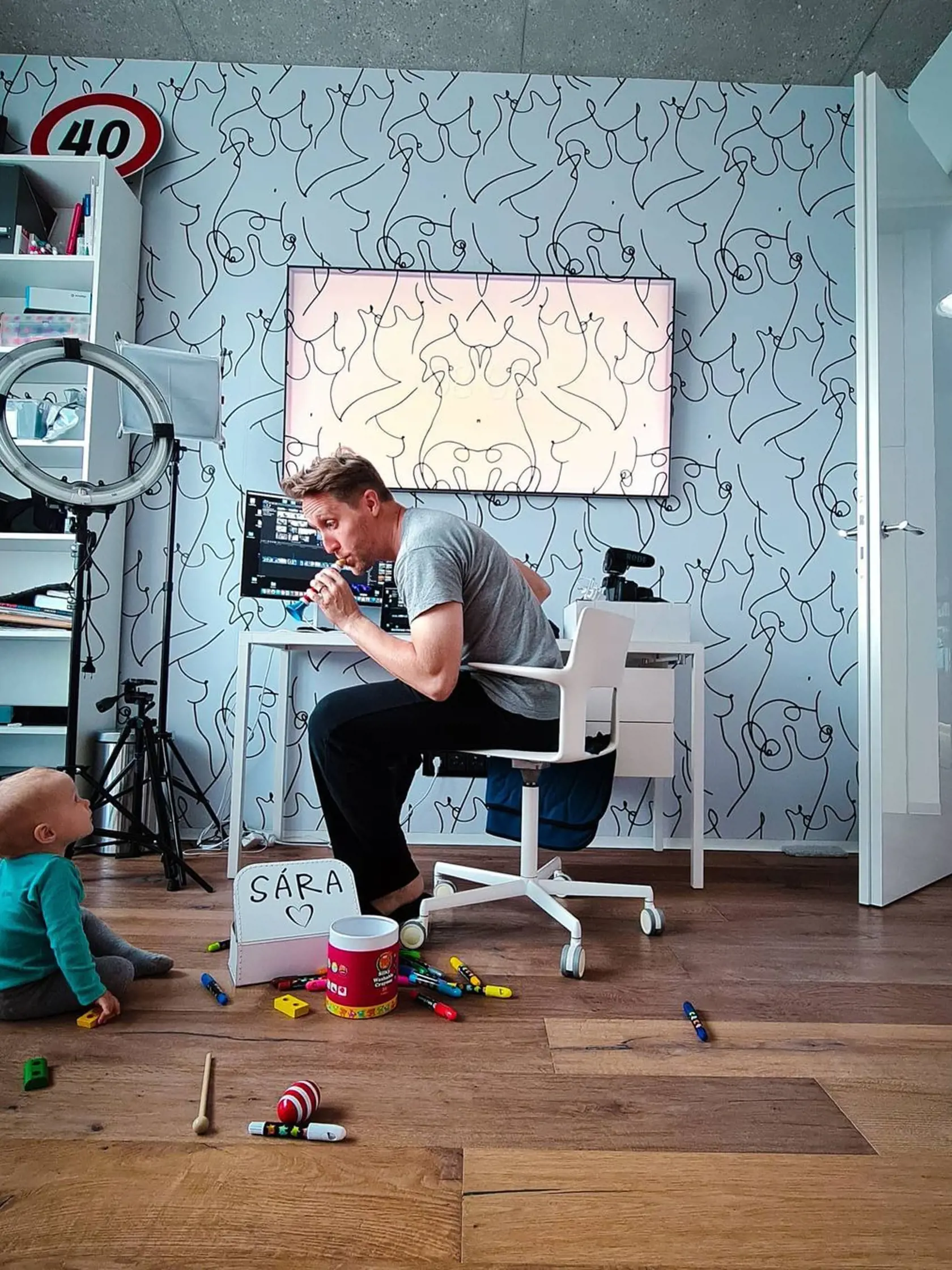 Sajfova pracovňa je vraj druhou detskou izbou.