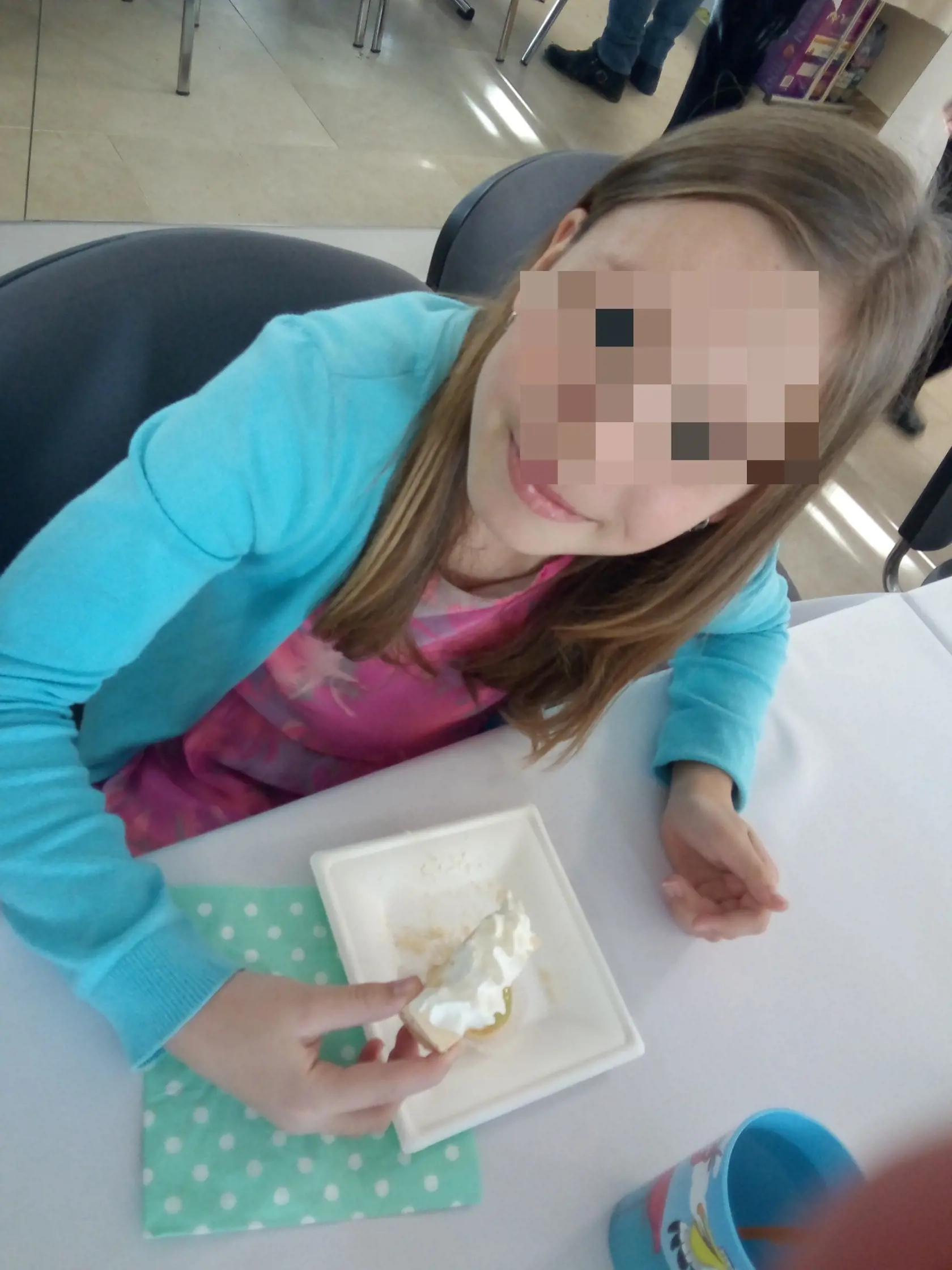 Alexia si so svojimi ešte užila spoločné chvíle v cukrárni.