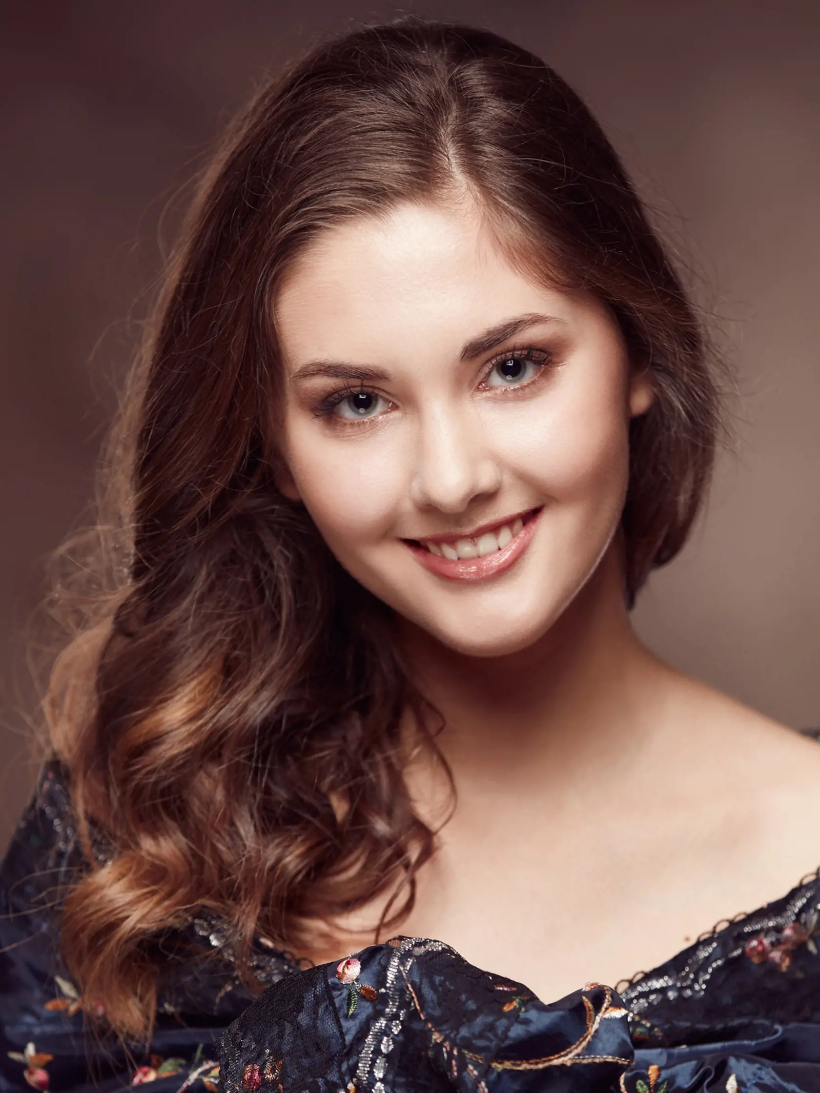 Michaela Kornúcová, Veľké Revištia, v okrese Sobrance hrá na husliach. 
