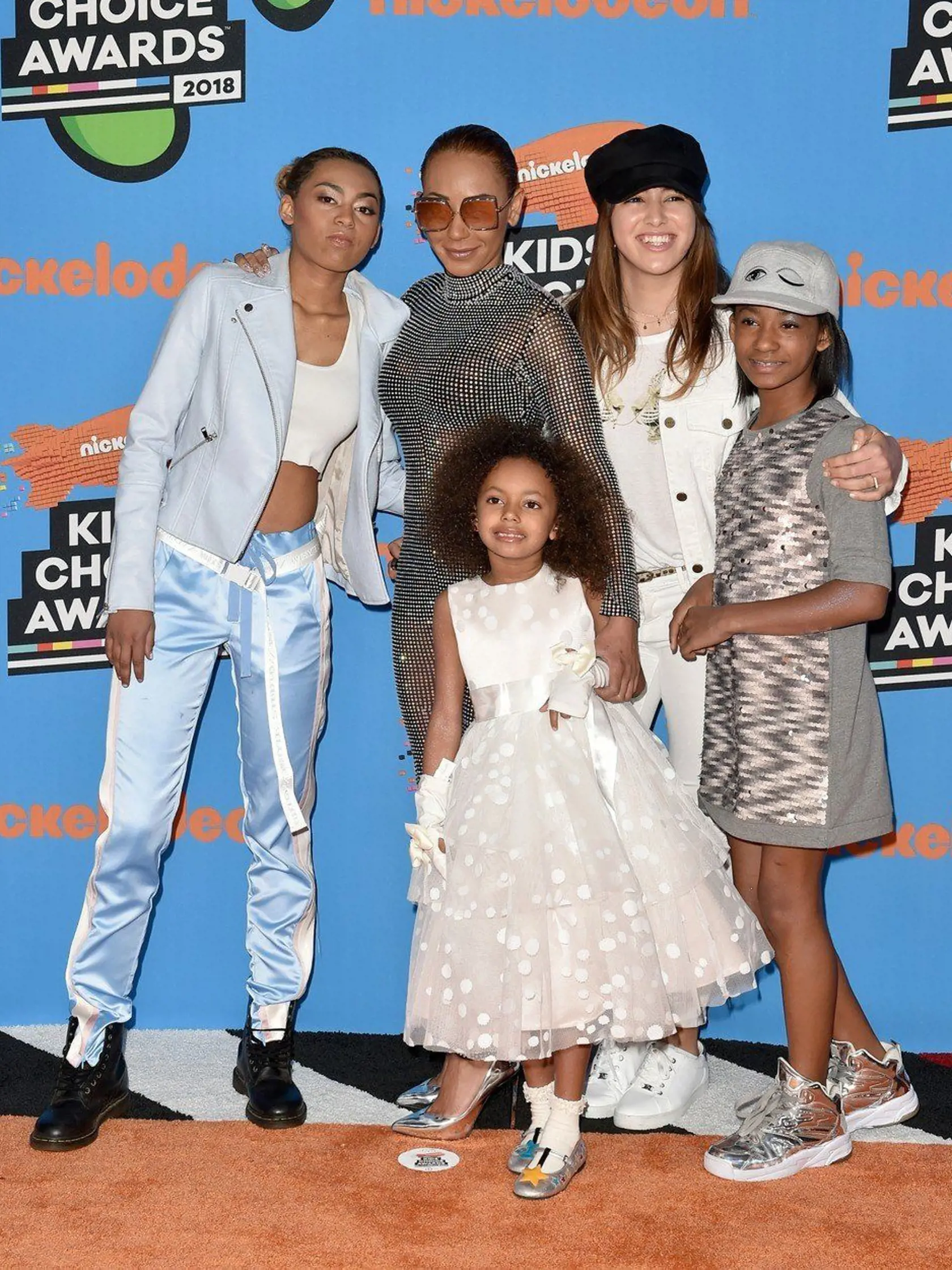 Mel B s dcérami Phoenix Chi Gulzar, Angel Iris Murphy Brown a Madison Brown Belafonte (tá v čiapke je dcéra jej exmanžela).