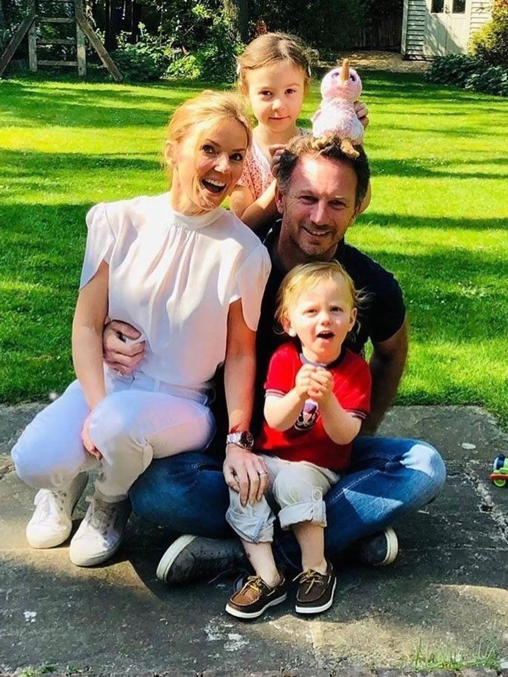 Geri Halliwell s rodinkou.