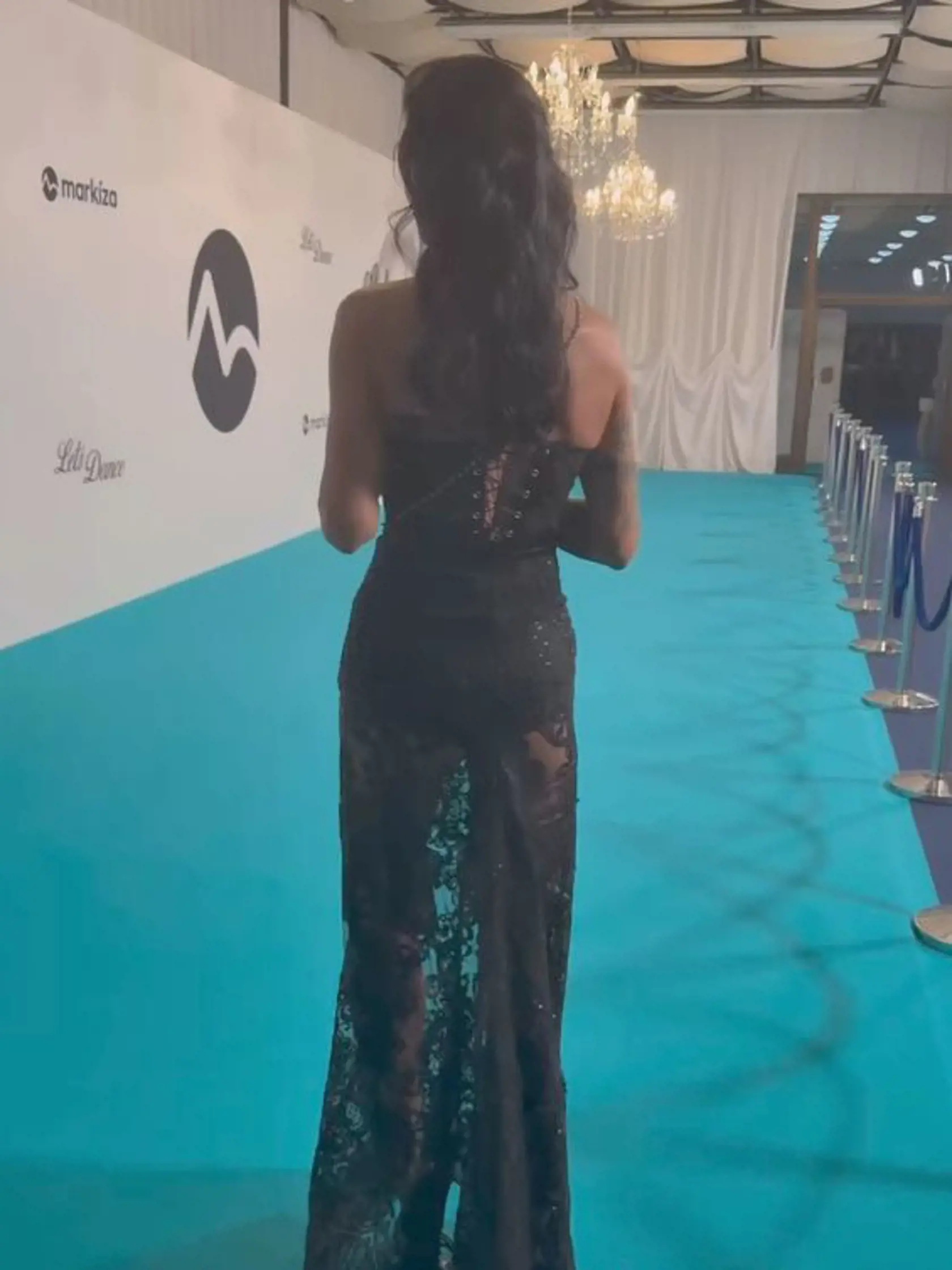 Druhé kolo Let's Dance: Na snímke Zuzana Plačková, ktorá sa predviedla v priesvitných šatách od Jany Pištejovej.