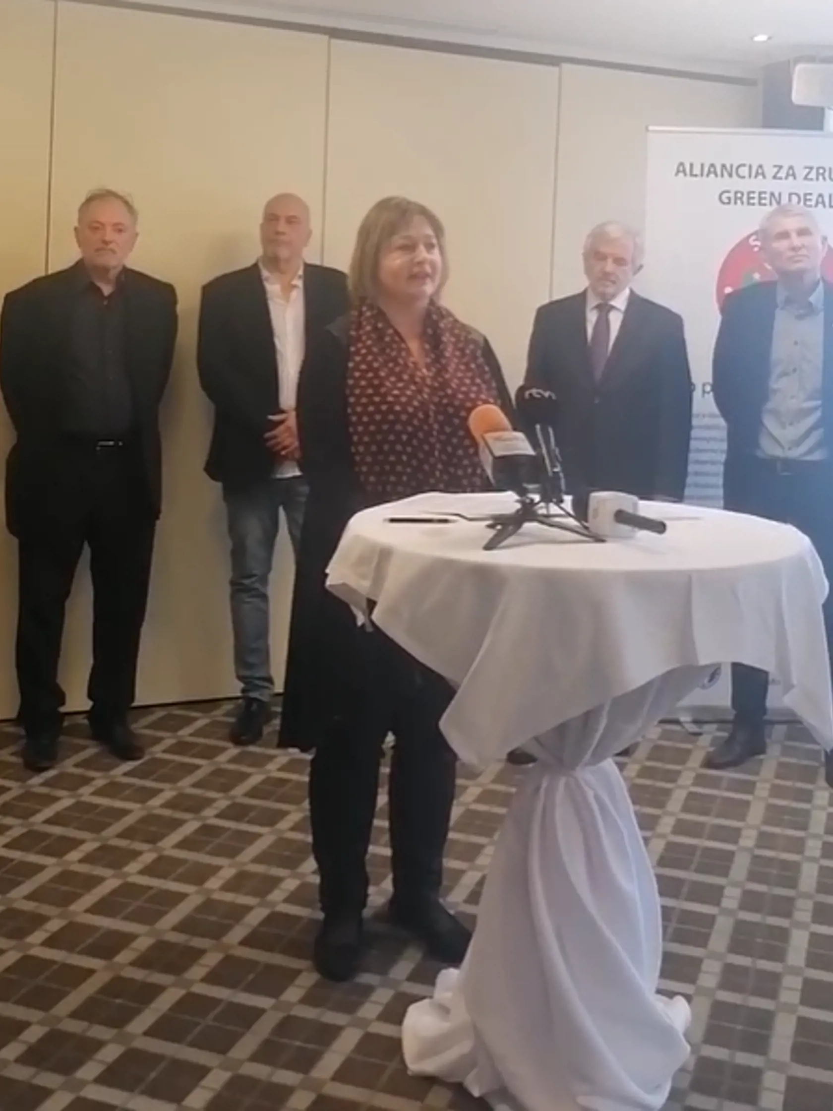 Za kresťansko-konzervatívnu stranu Zdravý rozum kandiduje aj Mgr. Eva Omerič Beňová - vrcholová manažérka európskych štruktúr.