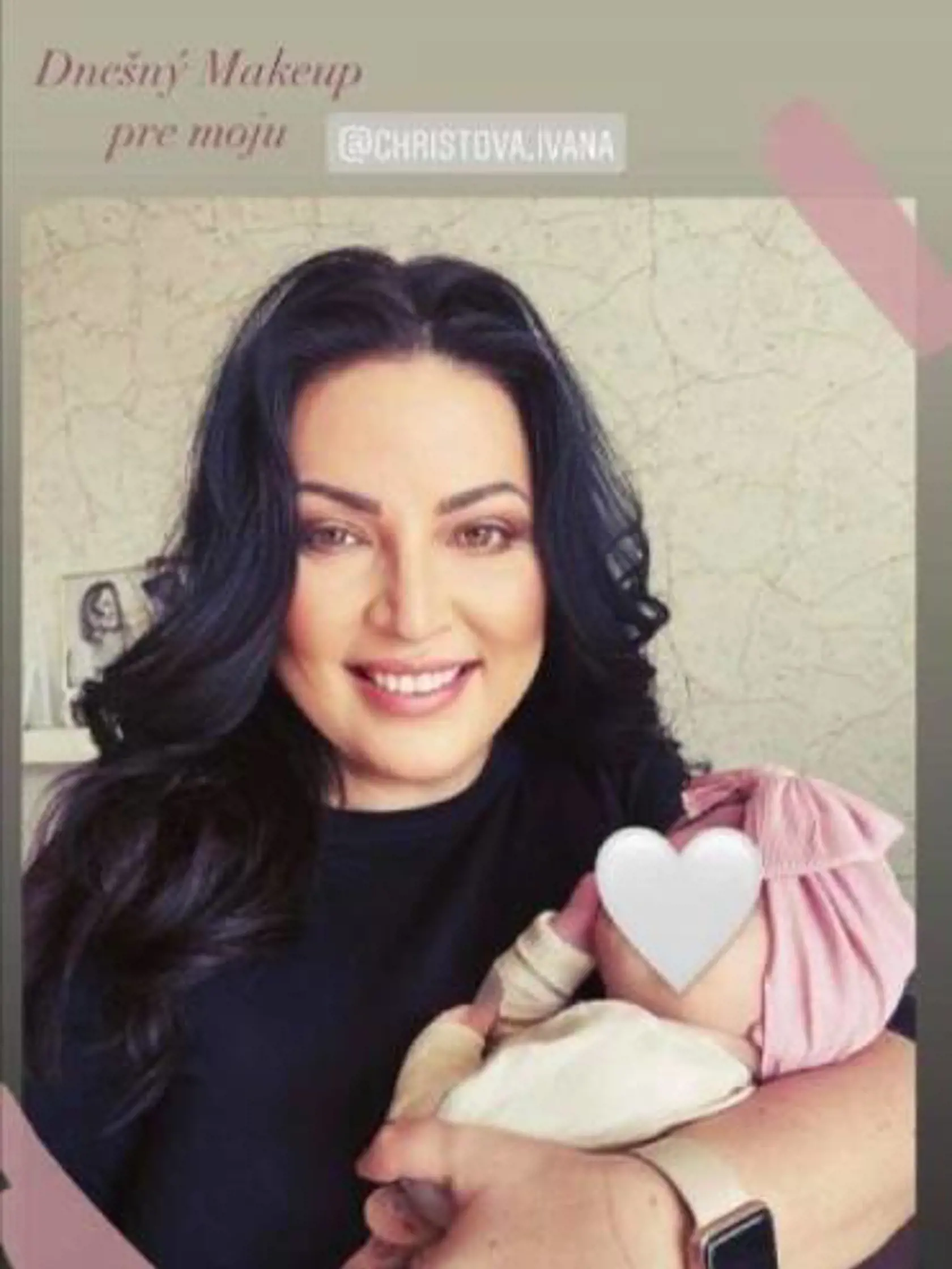 Ivana Christová jednoducho svoj pôvab a krásu neskryje. Svojím vzhľadom by položila aj mladšie kolegyne. Nemyslíte?