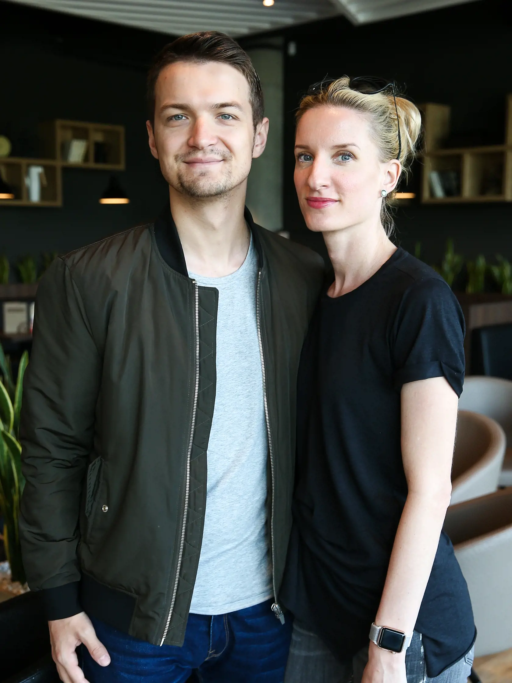 Adela Vinczeová a Viktor Vincze pri rozhovore pre denník Plus JEDEN DEŇ v Bratislave.