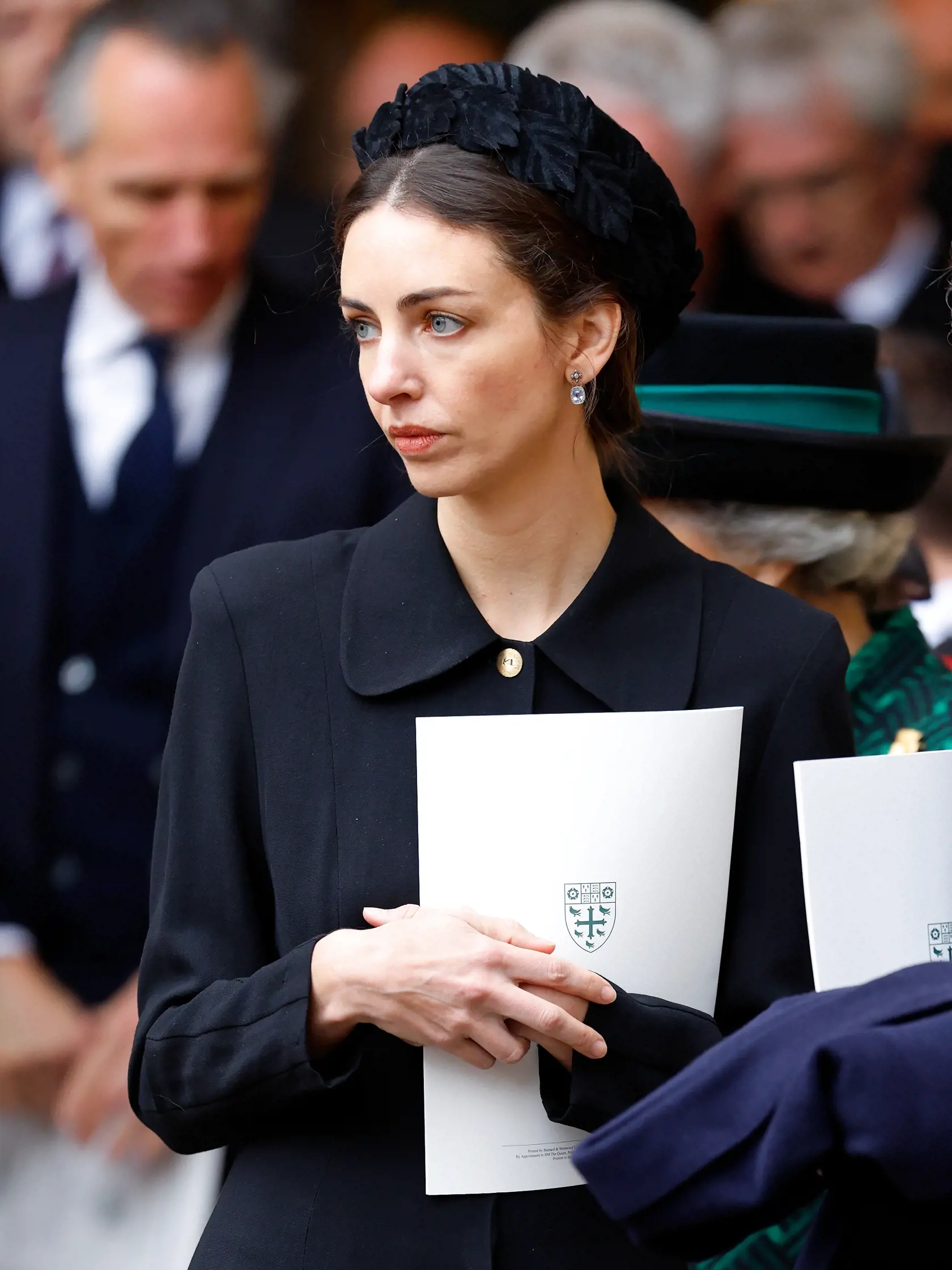 Korunovácia Karola III. je v súčasnosti preberanou témou číslo jedna. Na svetlo sveta sa postupne dostávajú informácie, ohľadom nie veľmi lichotivých vecí. Podľa zahraničného denníka sa na ceremónii mala objaviť ah bývalá milenka princa Williama (40), modelka Sarah Rose Hanbury (39).