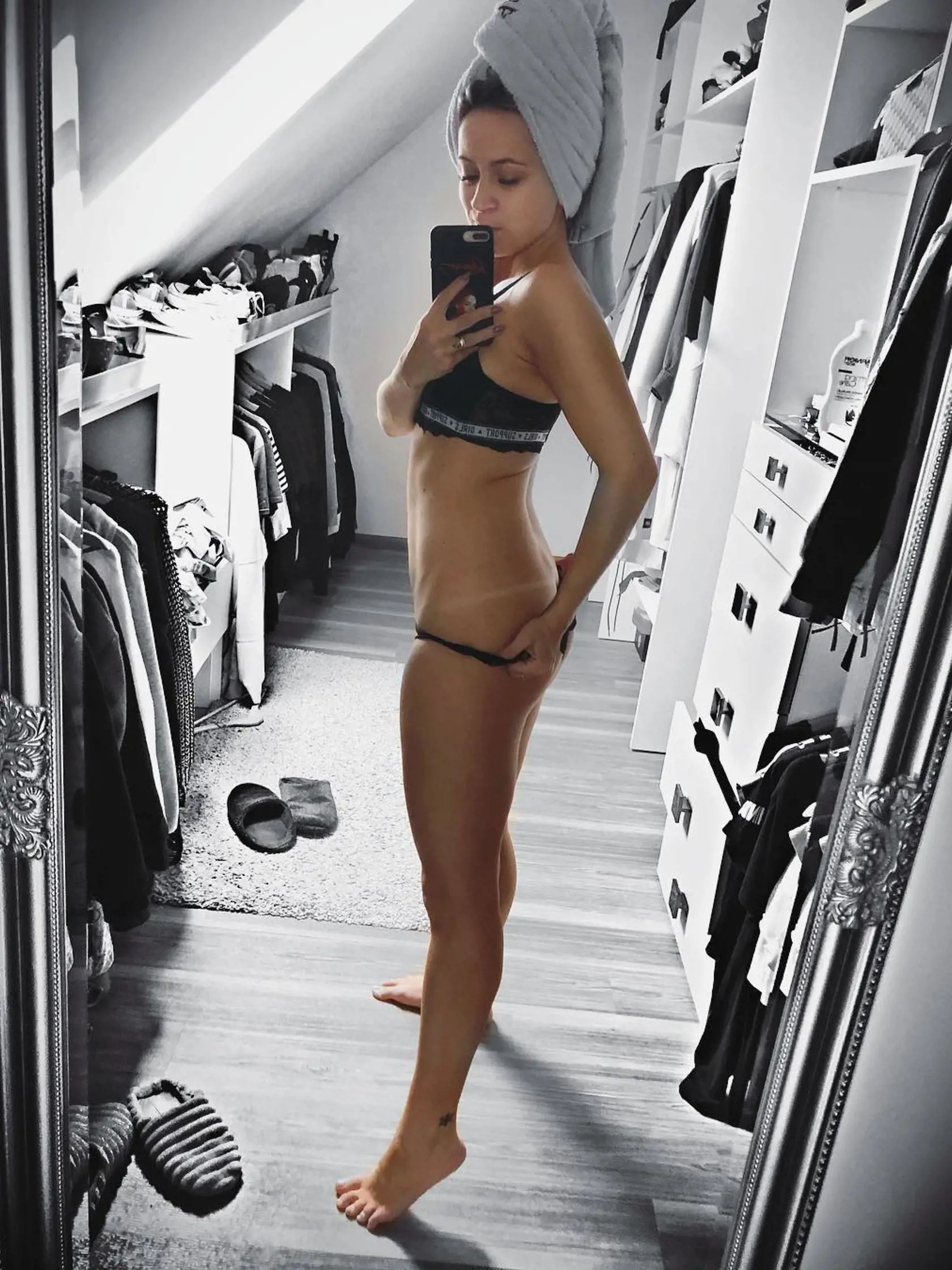 Dominika má v dome aj svoj veľký šatník.