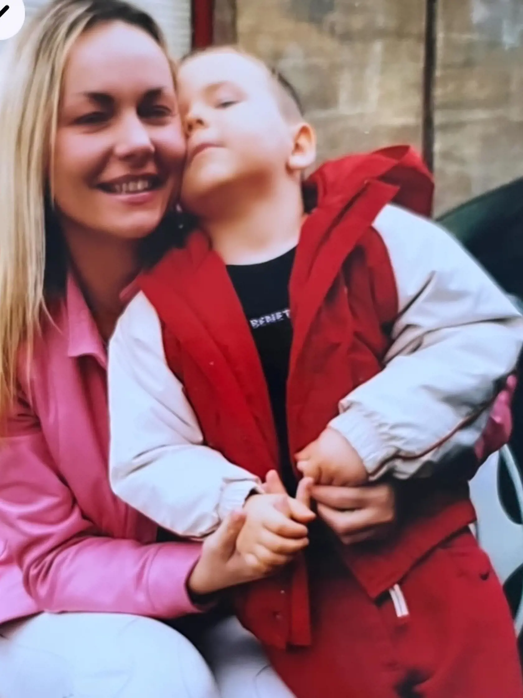 Monika so svojím milovaným synom Kevinom ako mladá mamina.