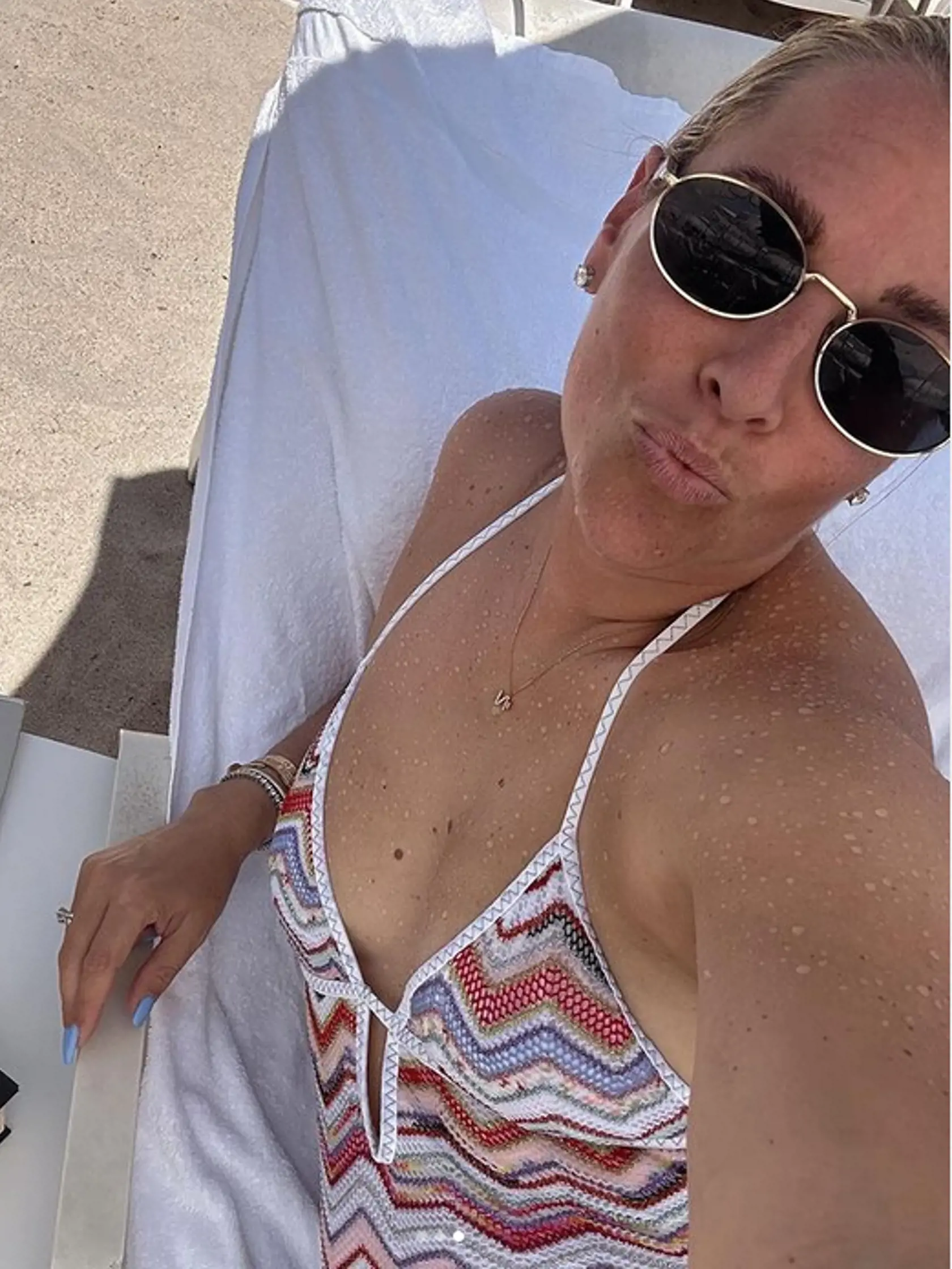 Dominika Cibulková na pláži v Cannes