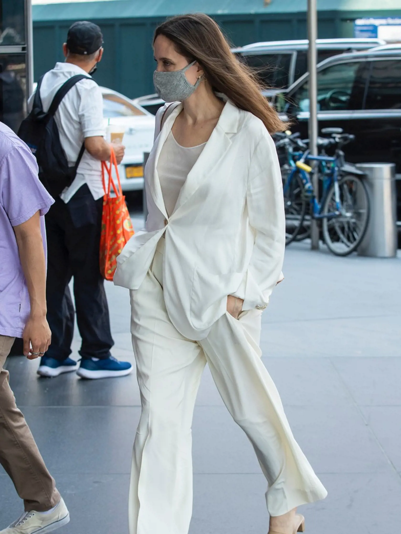 Angelina Jolie odcestovala do New Yorku osláviť svoje 46. narodeniny.