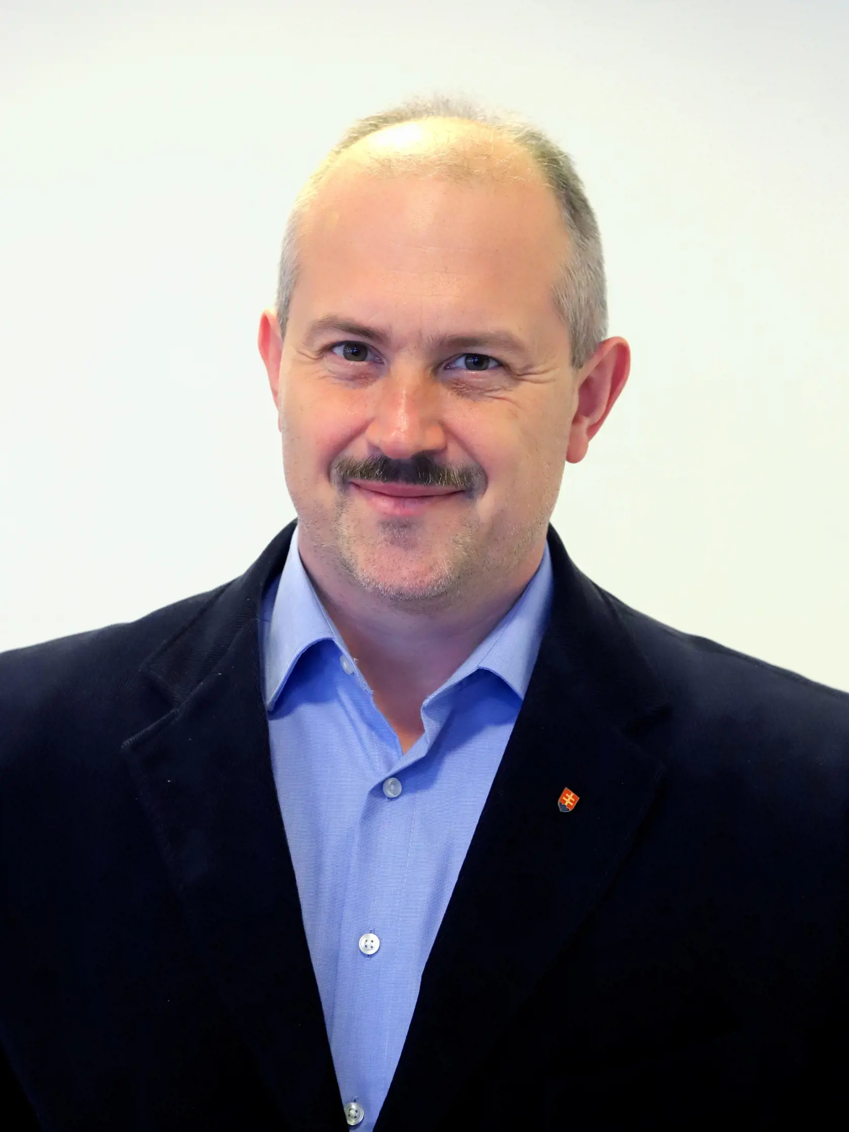 Marian Kotleba podľa prieskumov nemá na funkciu nádej.
