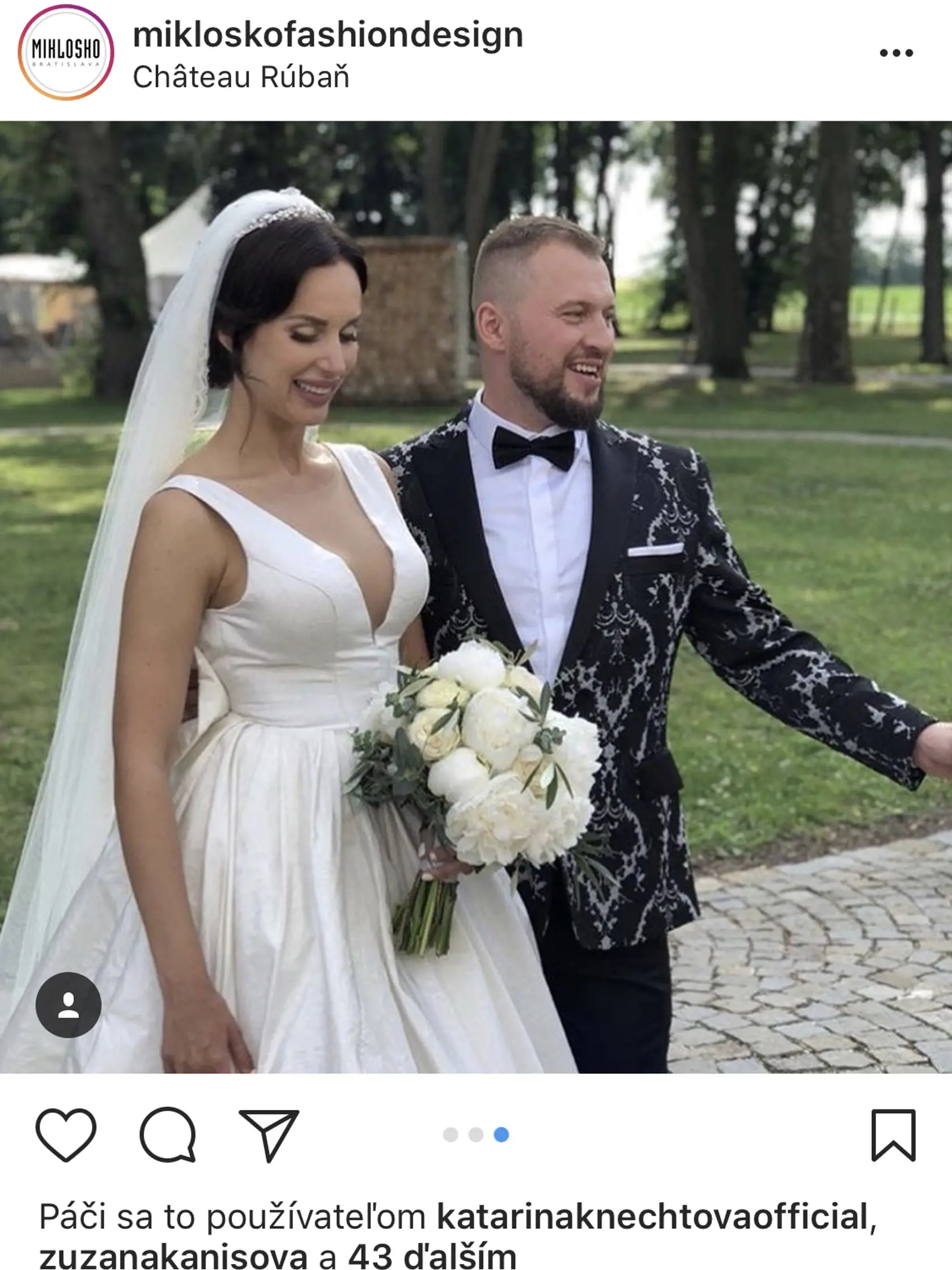 Jún 2018: Nevesta stavila na sexi dekolt.
