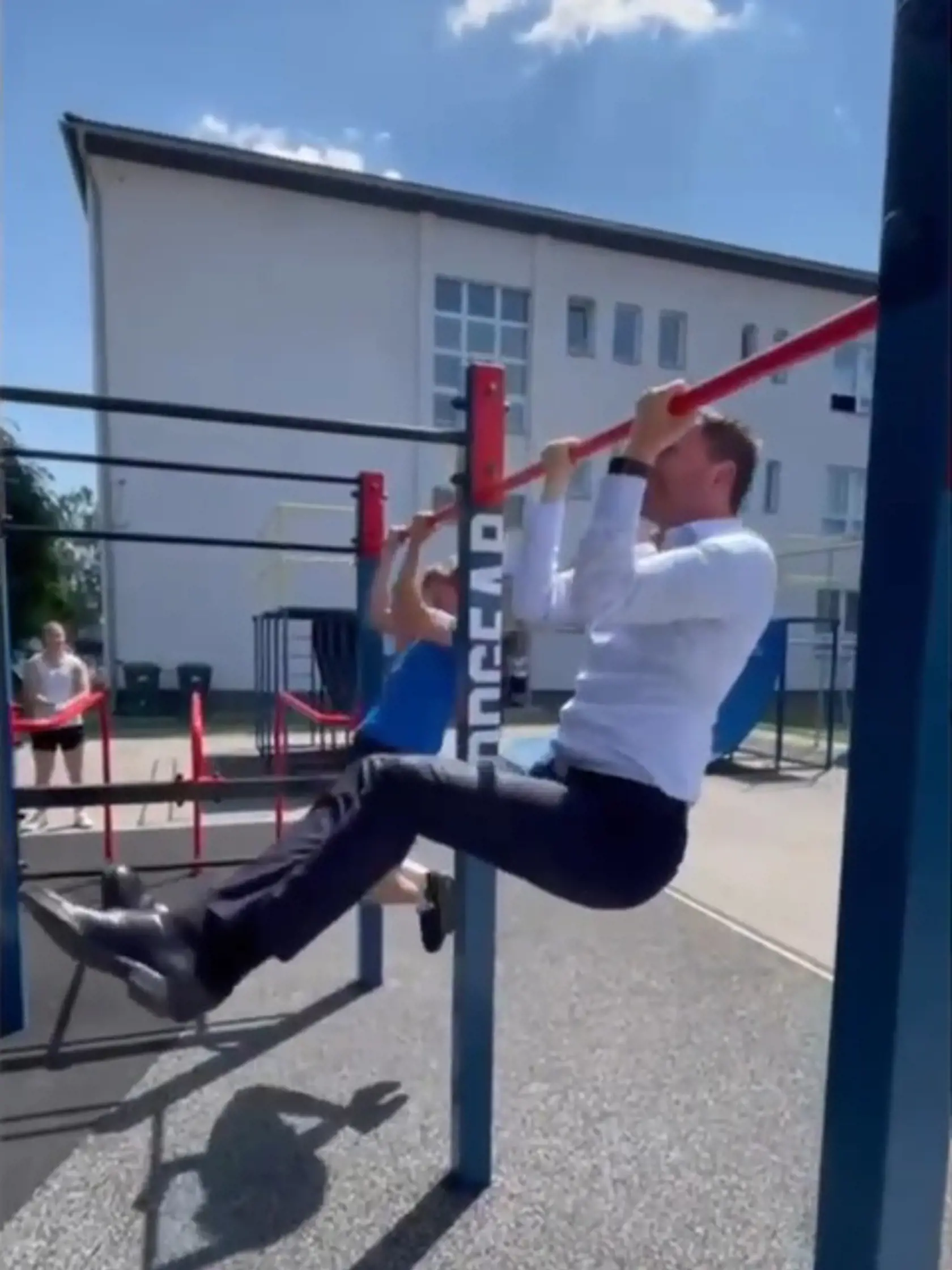 Predseda vlády Eduard Heger (45) sa ukázal ako športovec