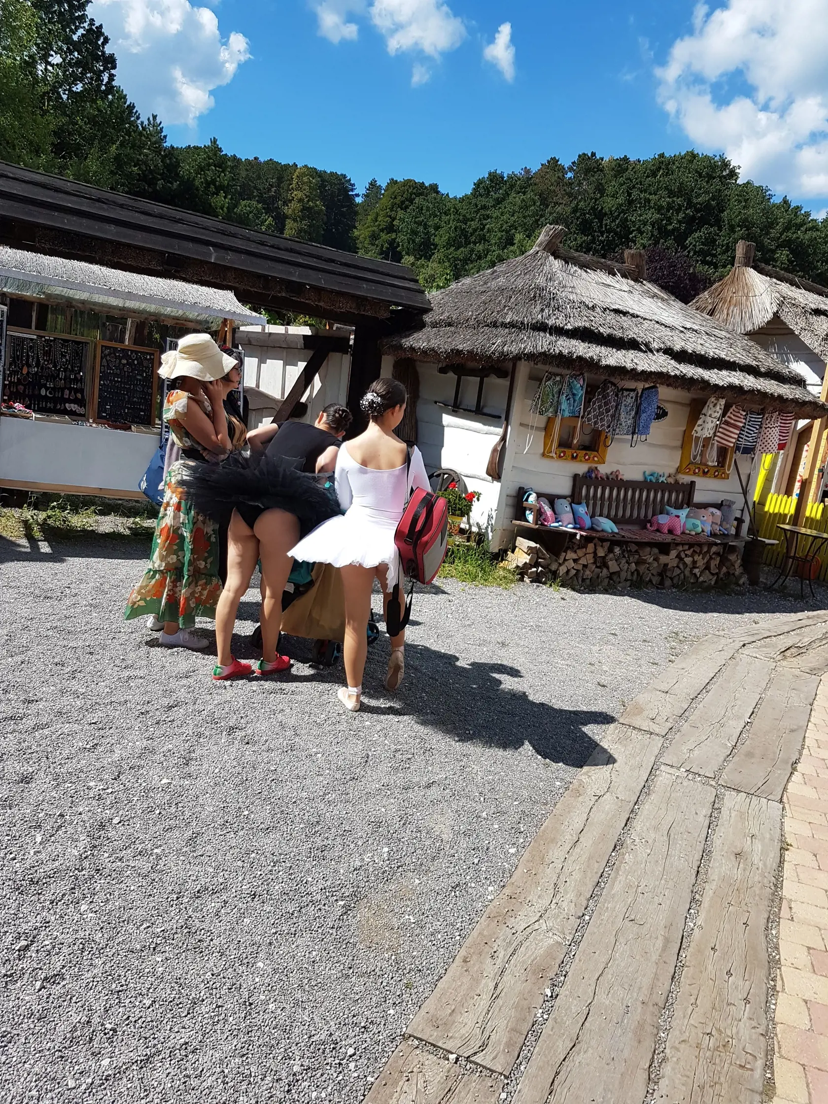 Takto to vyzeralo počas natáčania videoklipu k piesni, ktorú naspievali Onrej Kandráč a David Key.