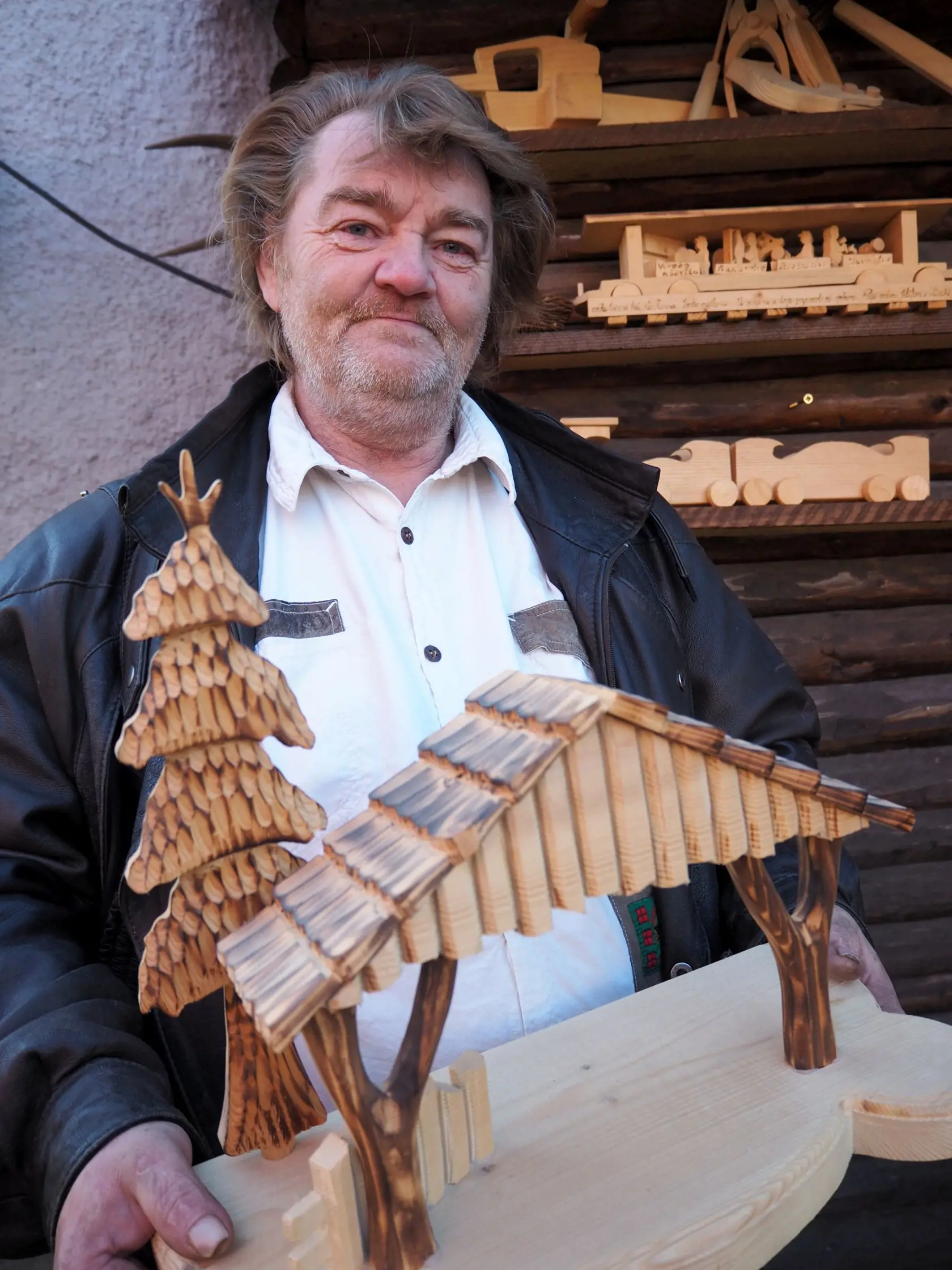 Zručný remeselník Ladislav Kurnota. 