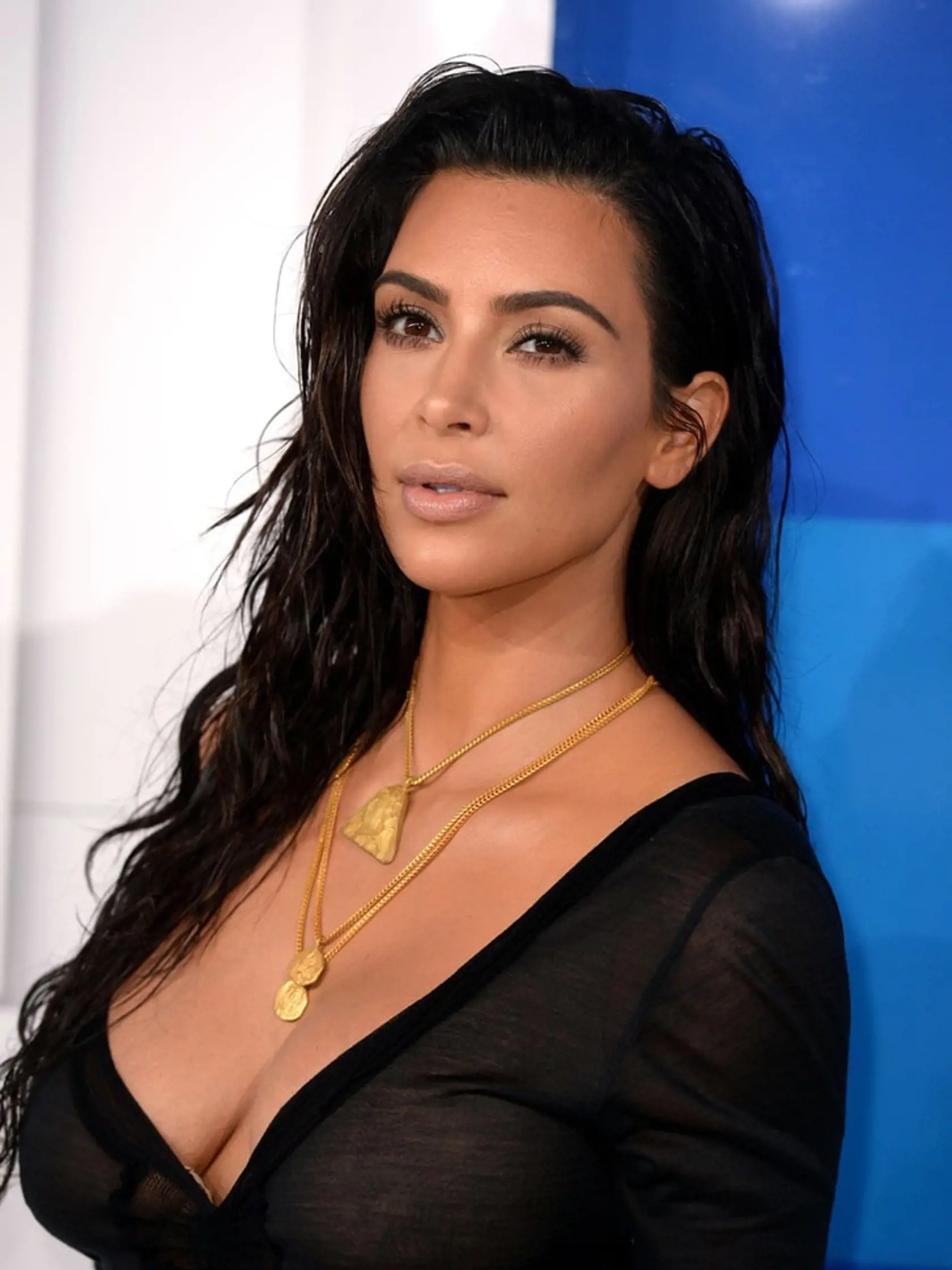 Kim Kardashian sa so svojou rodinou preslávila ako hviezda reality šou.