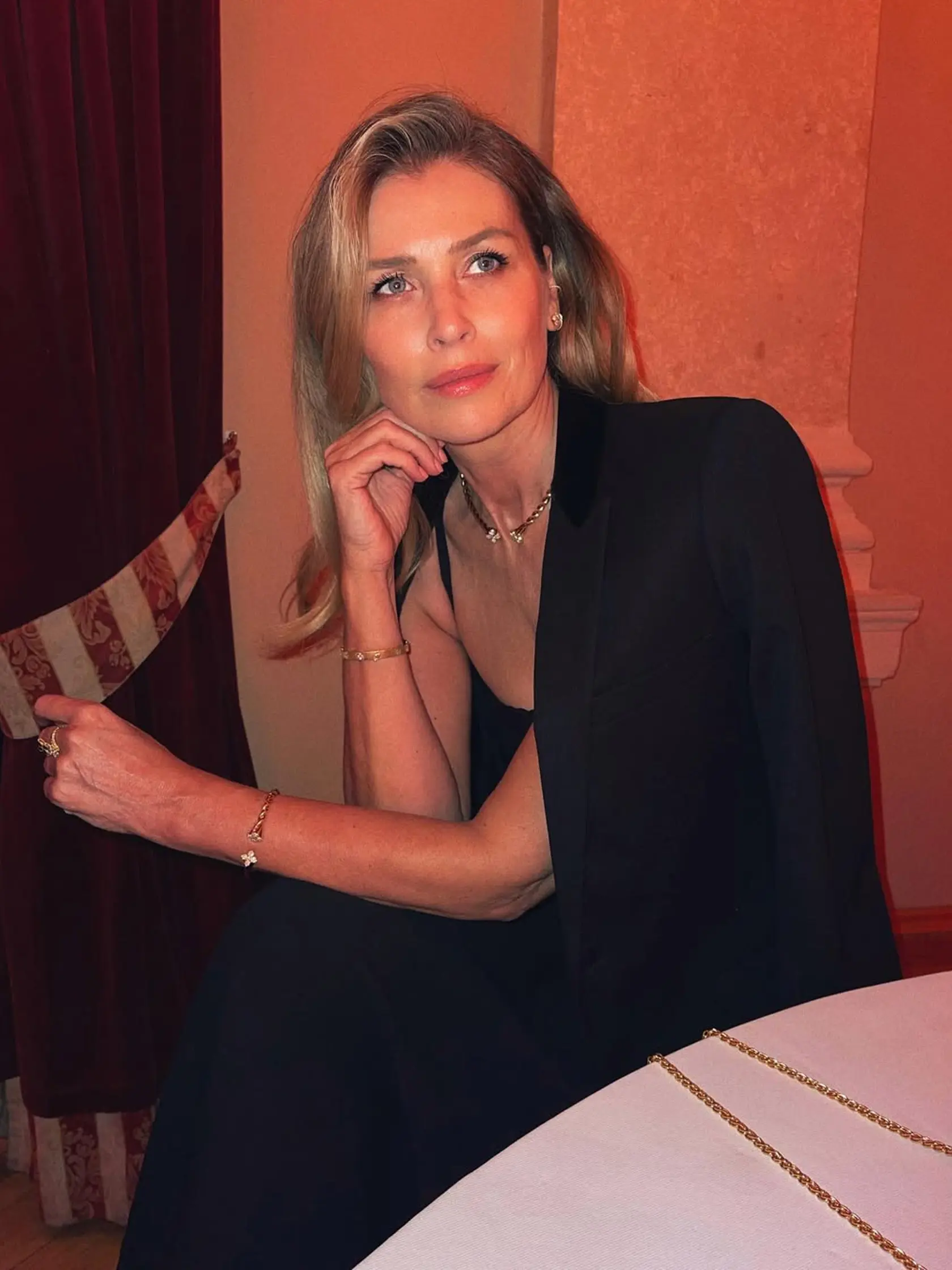 Daniela Peštová je vo veku 54 rokov stále aktívnou modelkou. A vyzerá jednoducho úžasne!