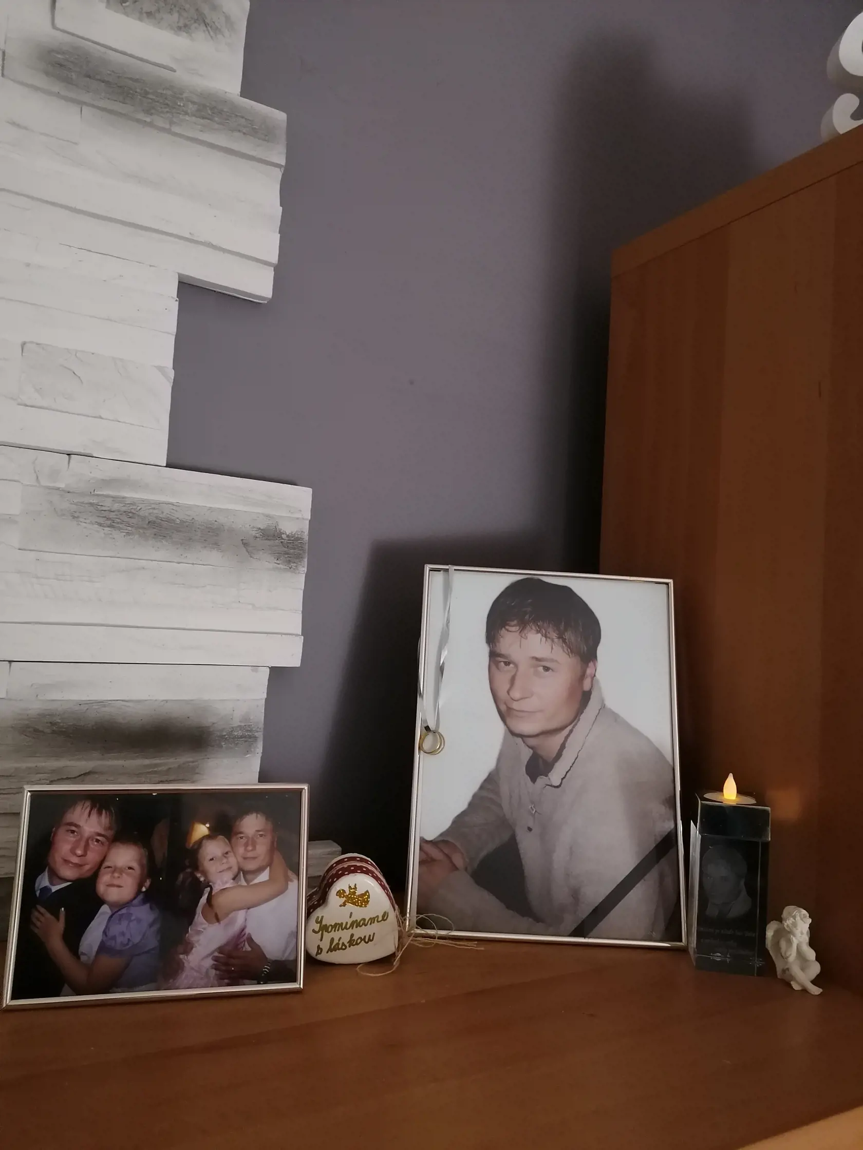 Nebohý Martin je v byte mladej vdovy Lucie stále prítomný.