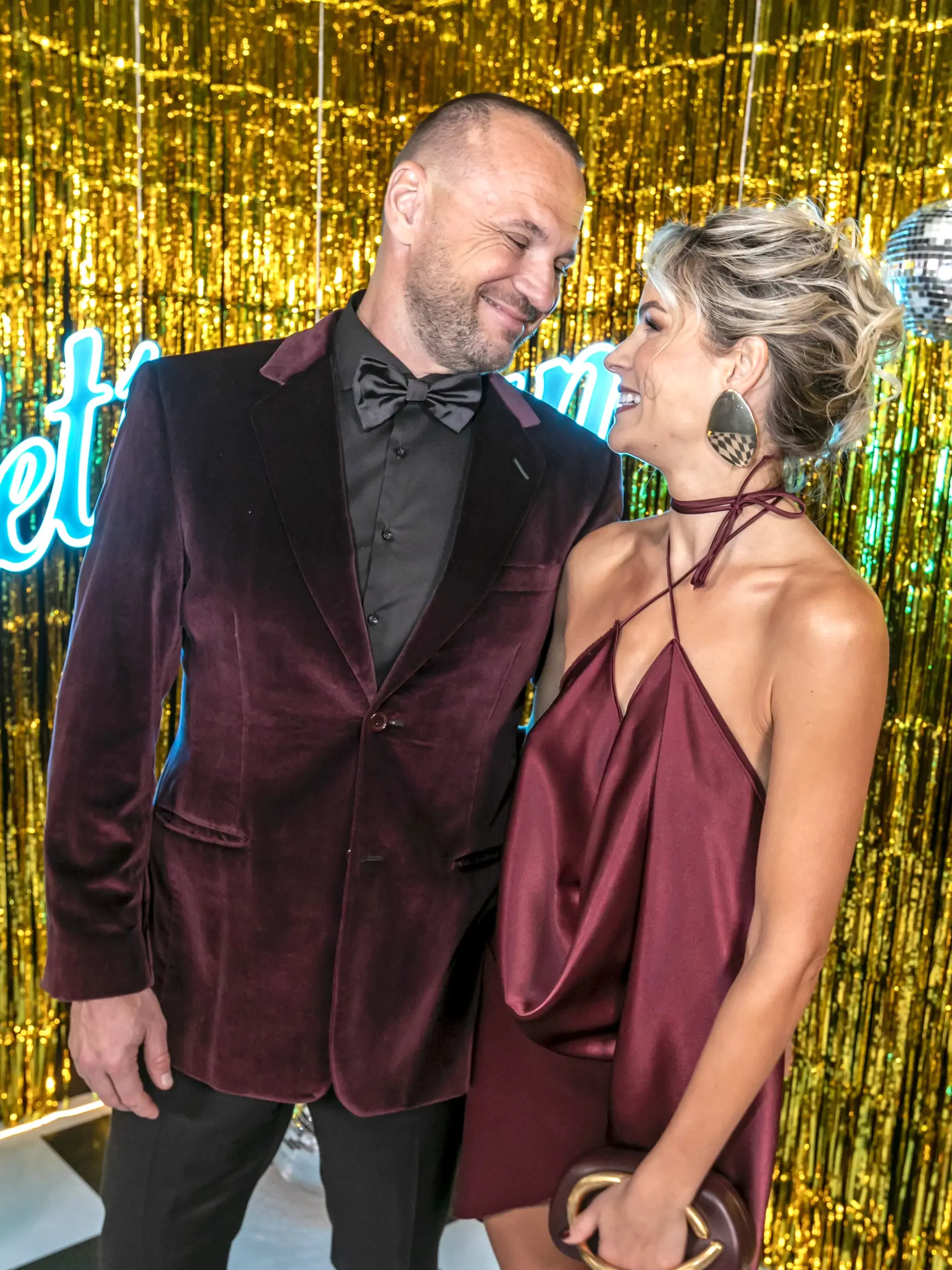Na snímke pírchody celebrít na tanečný večer Let's dance 2025.