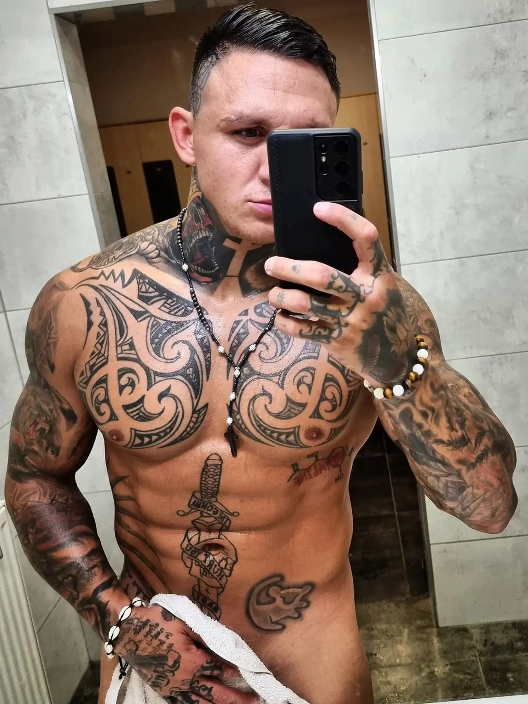 Borárosov instagram zapĺňajú aj takéto odvážne zábery.