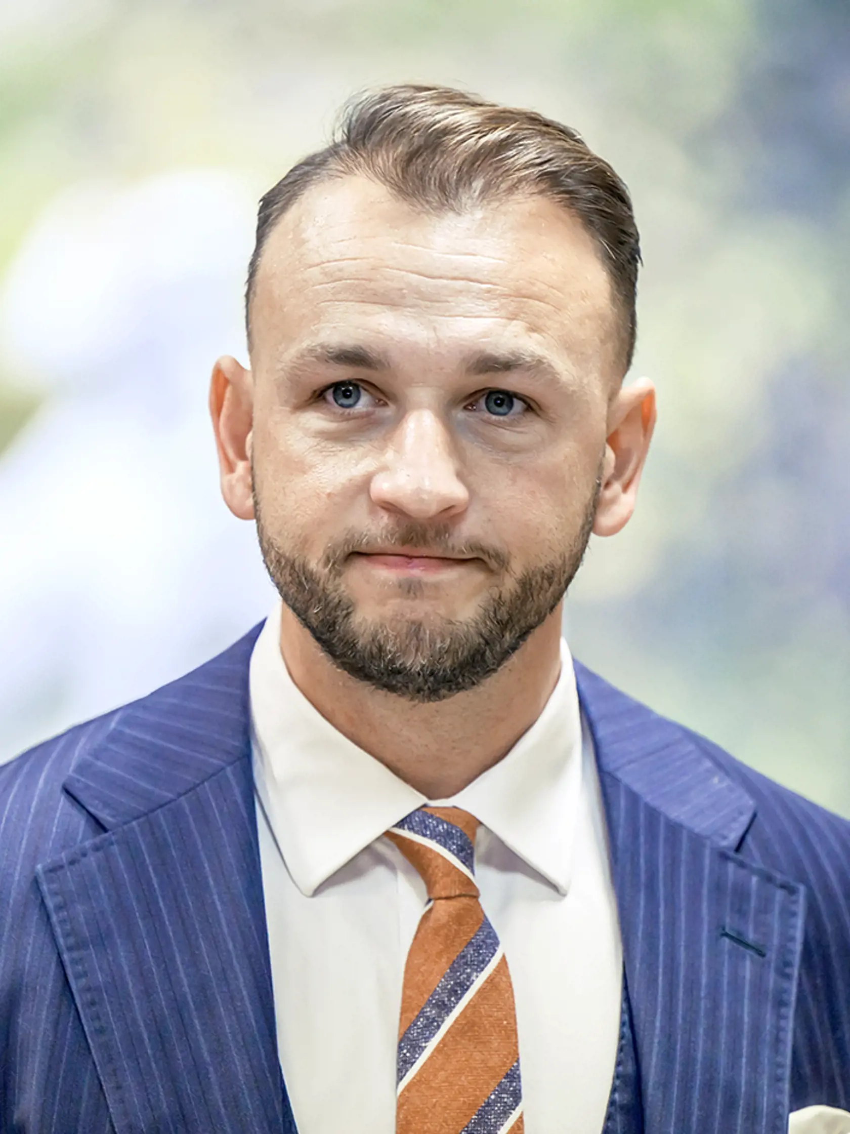 Zväčšujúce sa kúty dlhší čas trápili ministra vnútra a predsedu Hlasu Matúša Šutaja Eštoka.