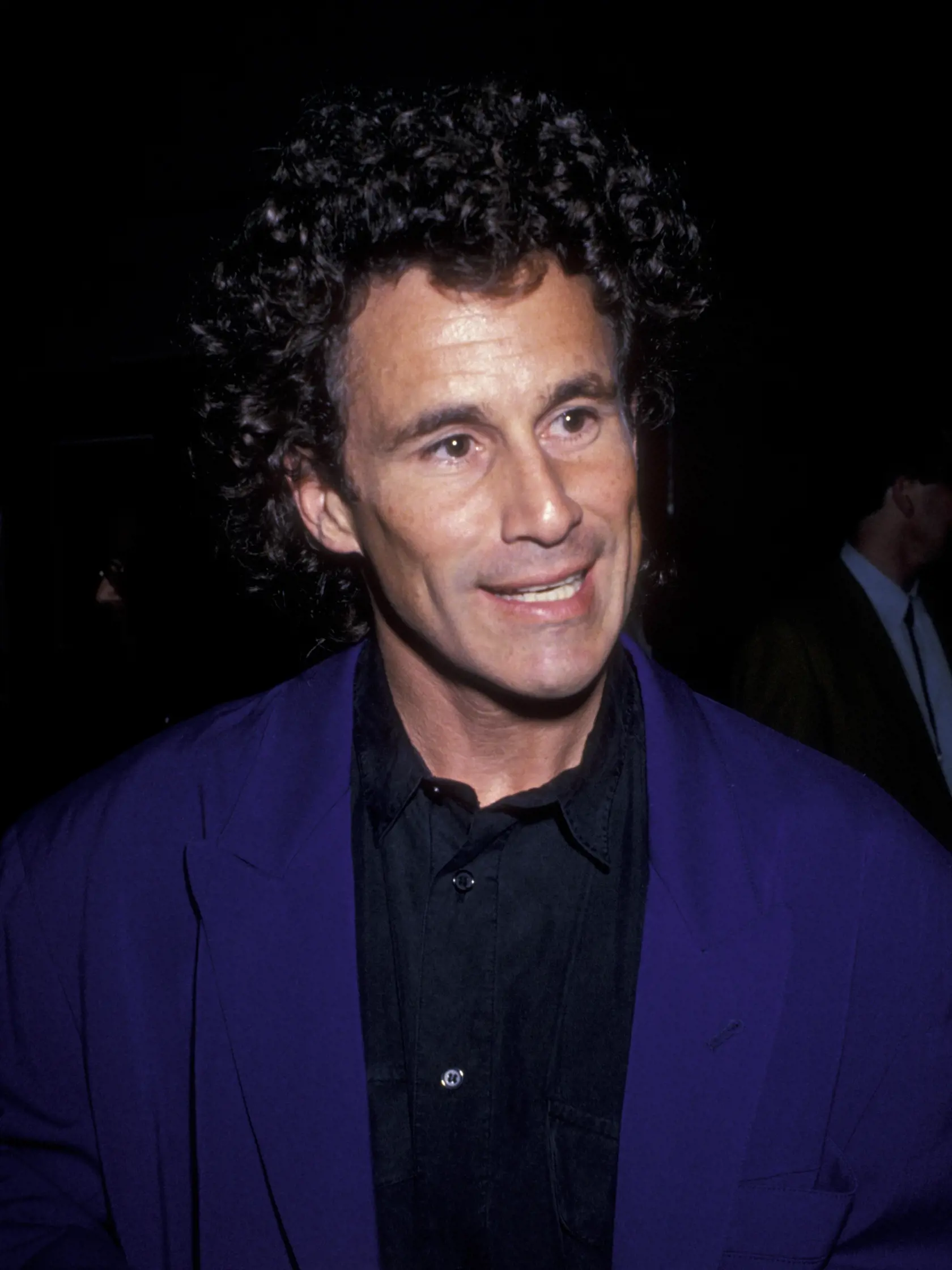 Kanadský herec Michael Ontkean (74) vyrastal vo Vancouveri v hereckej rodine. Hollywoodsku kariéru odštartoval v roku 1971 a ukončil v roku 2011. Manželstvo s Frances E. Knight trvalo od roku 1971 do roku 1980. S Jamie Smith-Jackson má dcéry Jennu a Sadie, rozviedli sa v roku 2019 po 32 rokoch manželstva. Tretíkrát sa oženil ako 73-ročný so Susan Sennett Nash, žijú spolu na Havaji. (Foto z roku 1989.)
