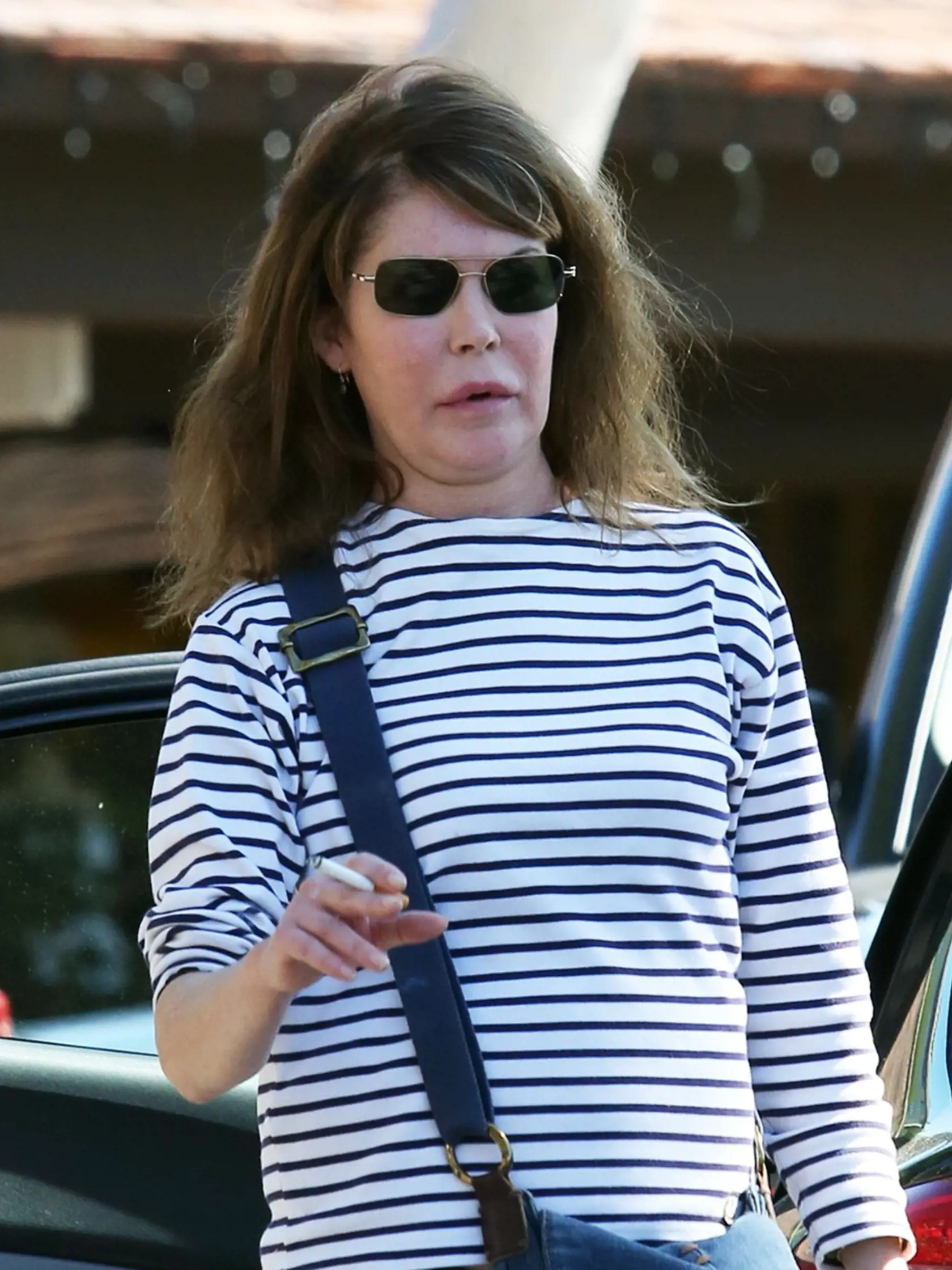 Lara Flynn Boyle (50) vyrastala iba s matkou. Twin Peaks bol pre ňu dobrý odrazový mostík, dokonca dva roky chodila s Kyle MacLachlanom. S prvým manželom Johnom P. Dee III. sa po 2 rokoch rozviedla. Potom boli jej partnermi David Spade a Jack Nicholson, s ktorým žila dva roky. V roku 2006 sa vydala za investora do nehnuteľností Ronalda R. Thomasa II. Naposledy nakrúcala pred 5 rokmi, zbabrané plastiky a diéty jej zničili tvár i postavu.