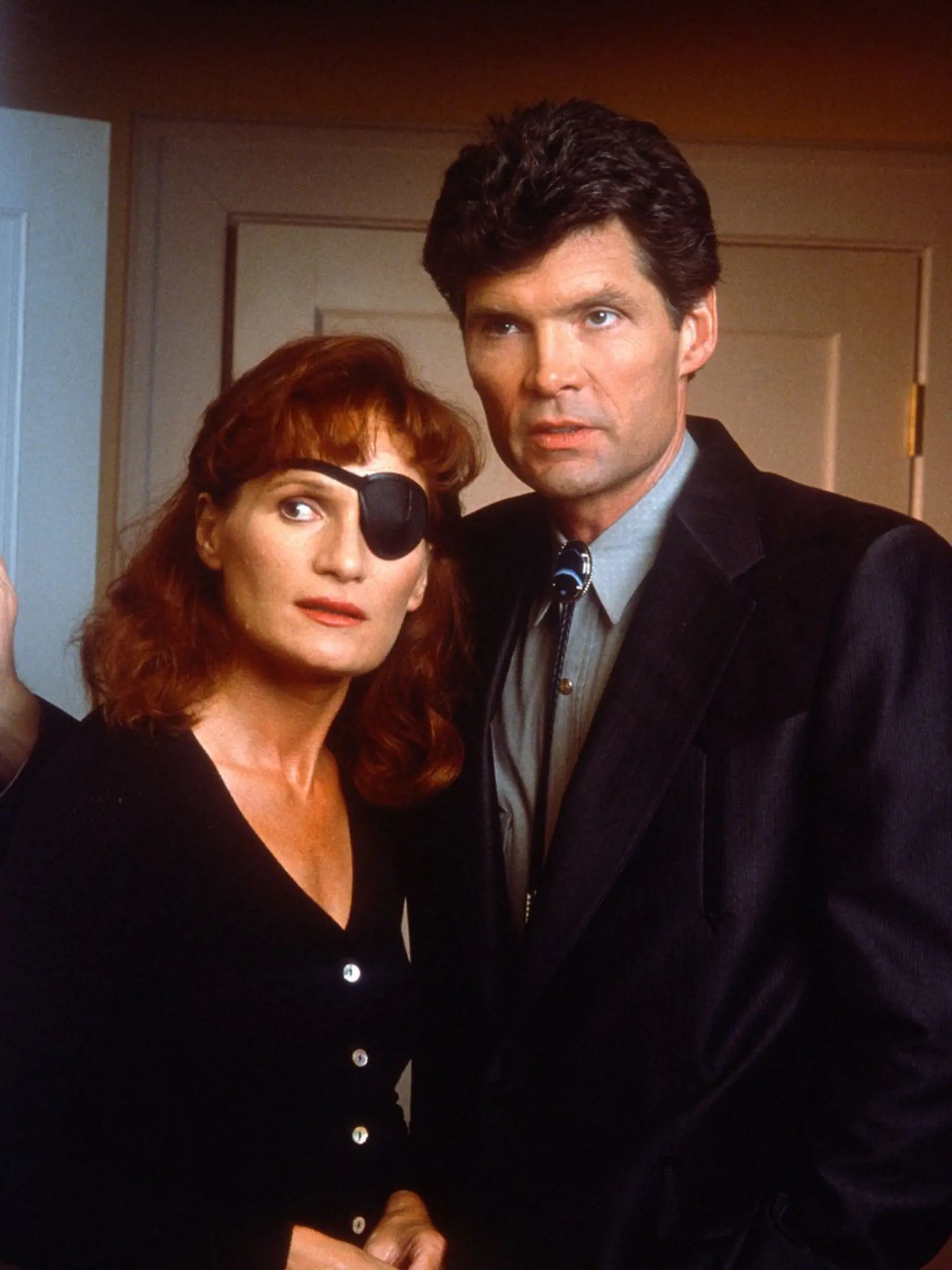 Everett McGill bol v Twin Peaks Ed Hurley (vpravo), Jamesov strýko a priateľ šerifa Trumana.