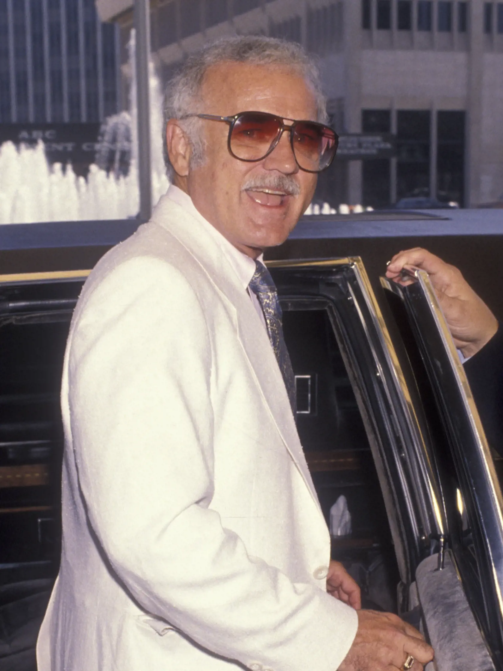 Jack Nance (1943-1996) bol od roku 1968 do roku 1976 ženatý s herečkou Catherine E. Coulson. V roku 1991 sa oženil s 33-ročnou pornoherečkou Kelly Jean Van Dyke, dcérou herca Jerryho Van Dykea, ktorá v tom istom roku spáchala samovraždu – obesila sa. Herec zomrel na následky krvácania do mozgu, ktoré utrpel pri potýčke pred reštauráciou. Nasledujúci deň ho našli doma v kúpeľni mŕtveho.