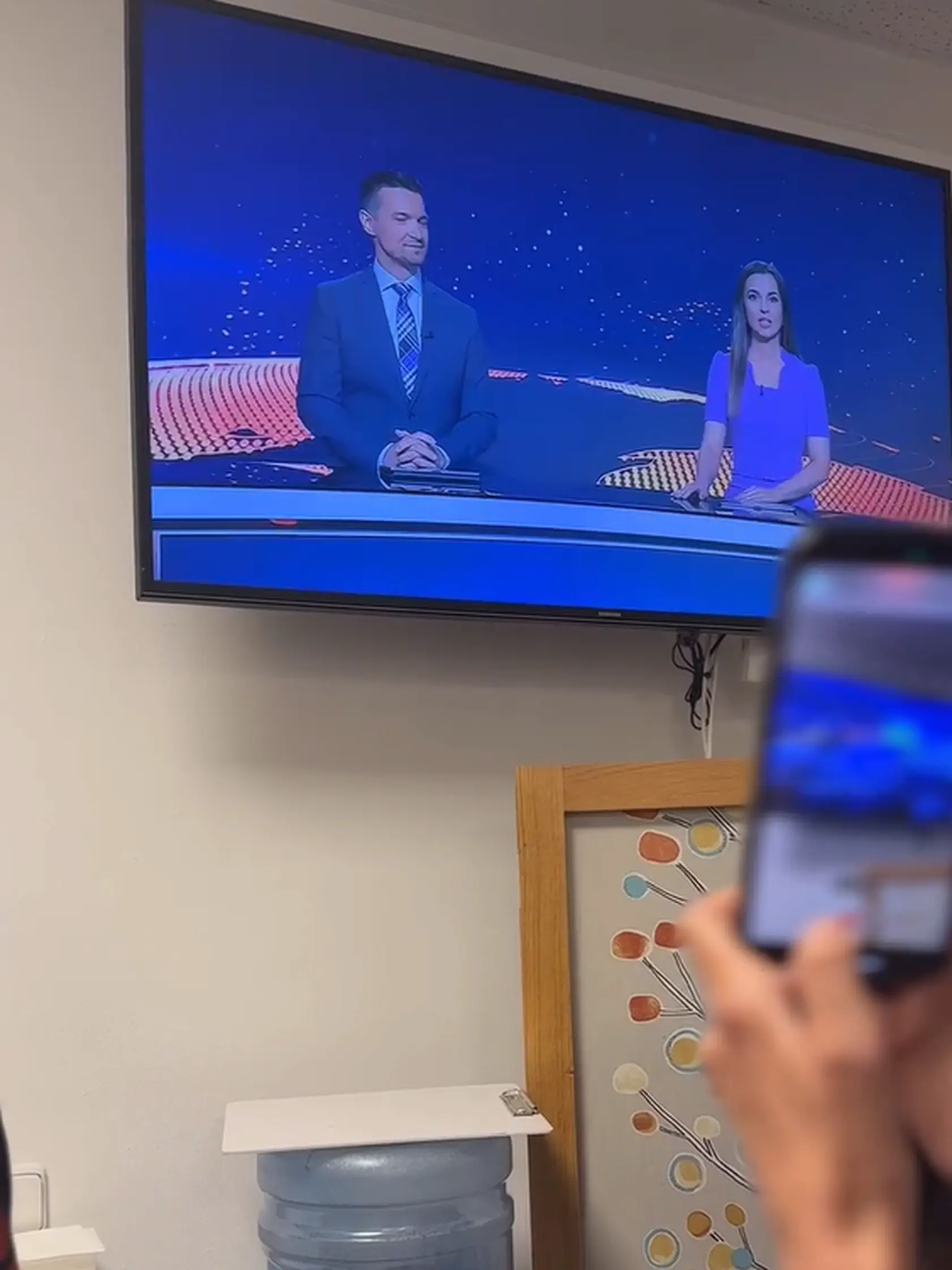 21. mája 2025: Koniec Viktora Vinczeho v Markíze Kolegovia sledovali v zákulisí jeho posledné Televízne noviny. 