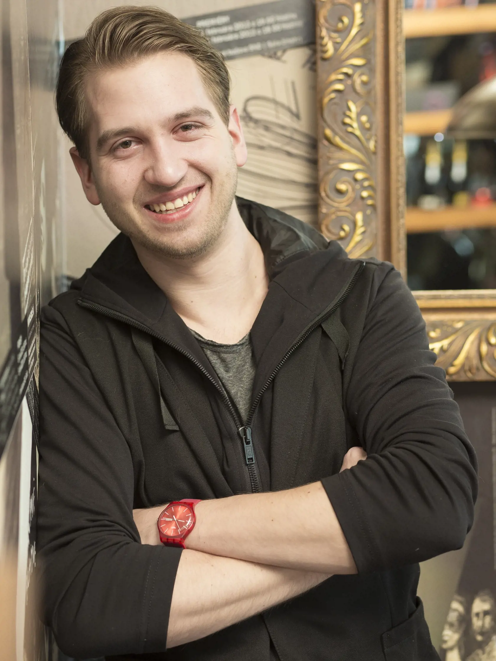 Spevák Samuel Tomeček.