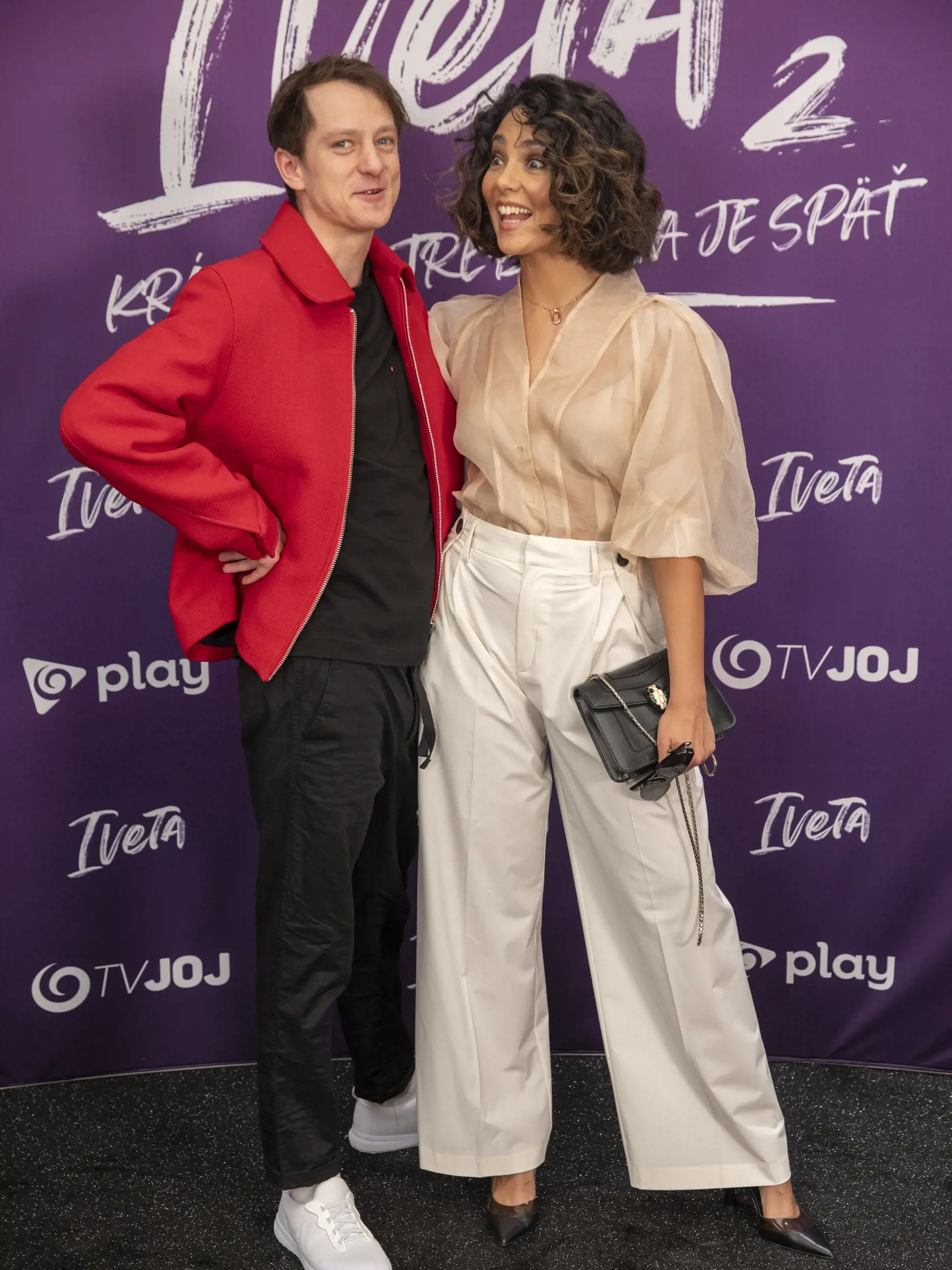  Na snímke je premiéra seriálu televízie JOJ Iveta 2, Kráska z Trebišova je späť.
Predstaviteľka Ivety, herečka Alžbeta Ferencová.