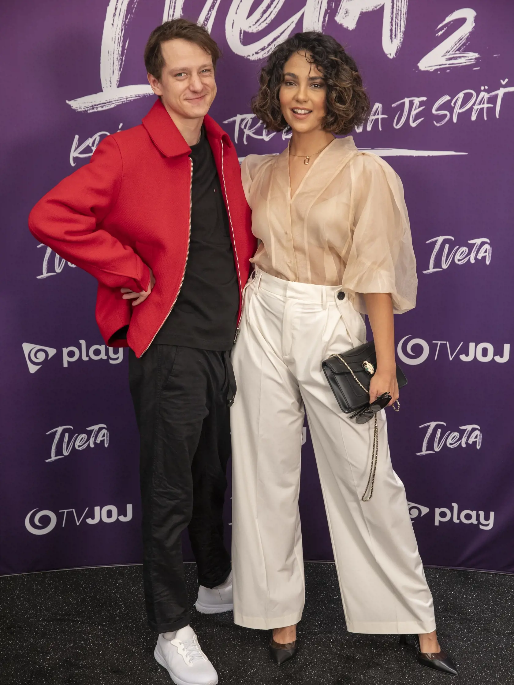  Na snímke je premiéra seriálu televízie JOJ Iveta 2, Kráska z Trebišova je späť.
Predstaviteľka Ivety, herečka Alžbeta Ferencová.