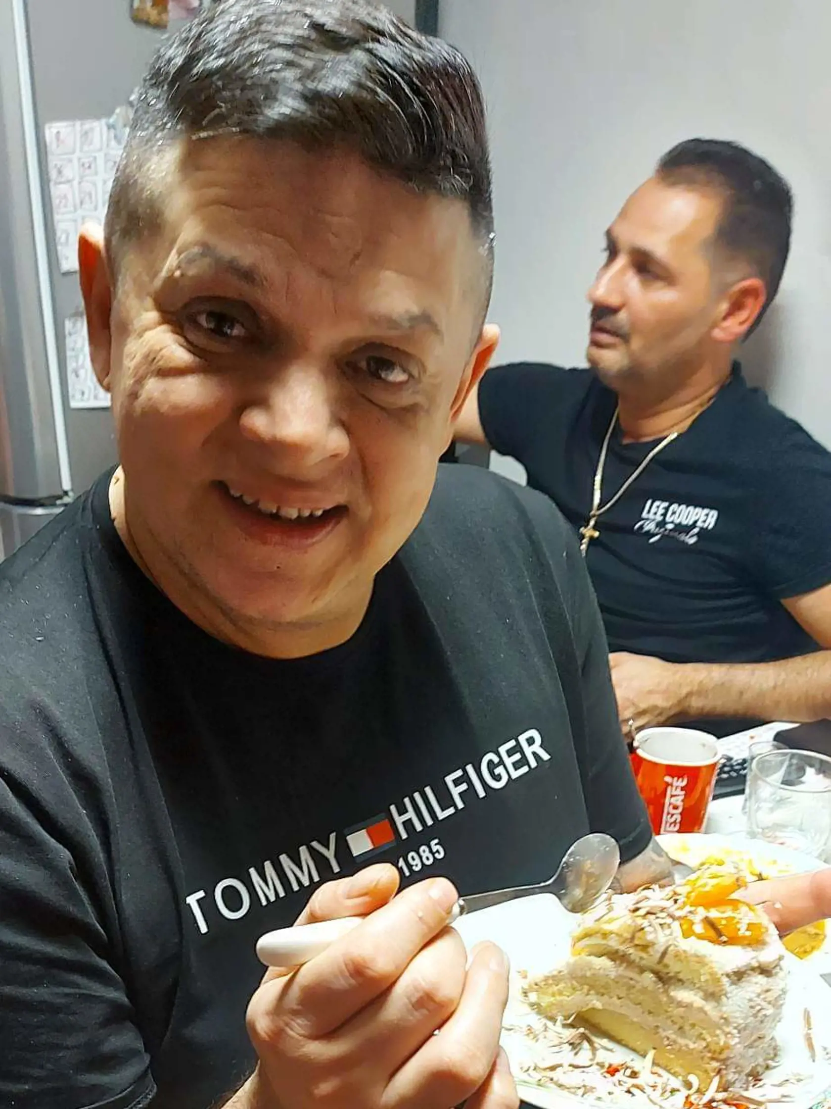 Erik Hilár Lakatošovie strávil ostatných 15 mesiacov vo väzbe. Súd ho pustil na slobodu s 18-mesačnou podmienkou štyri dni pred Vianocami. Znova sa vrátil k práci internetového televízneho redaktora a tvorí reportáže z rómskeho prostredia a krimi správ. Vianoce strávil s príbuznými, pre ktorých varil svoje špeciality.