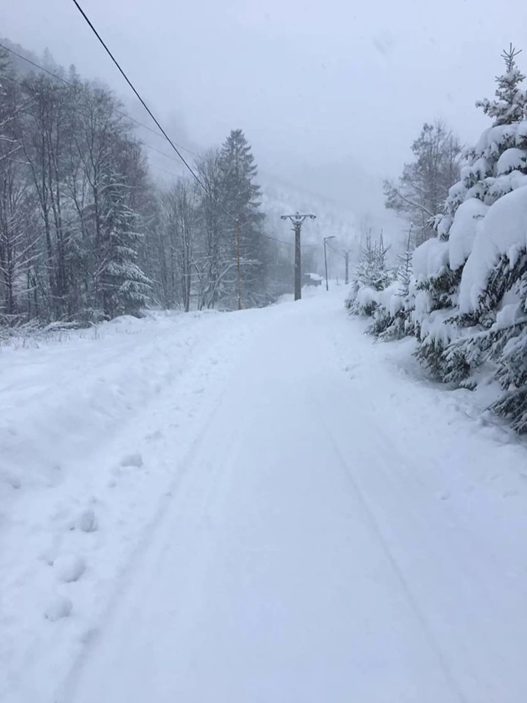 V Oščadnici napadlo pol metra snehu.