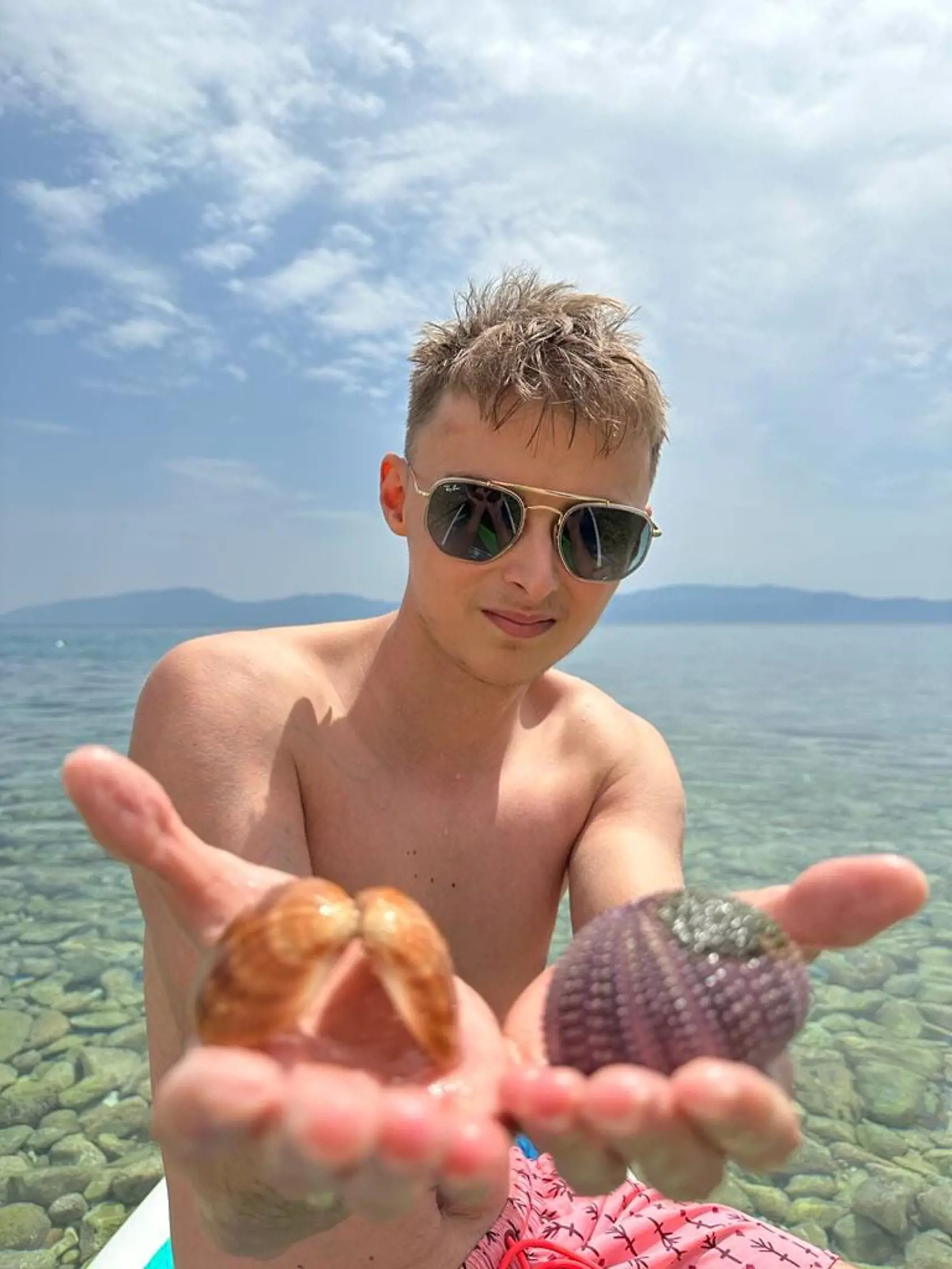 Známi podnikatelia Kovalančíkovci na sociálnej sieti so zármutkom oznámili, že prišli o syna. Mladý Damian sa utopil pri potápaní na dovolenke v Chorvátsku.