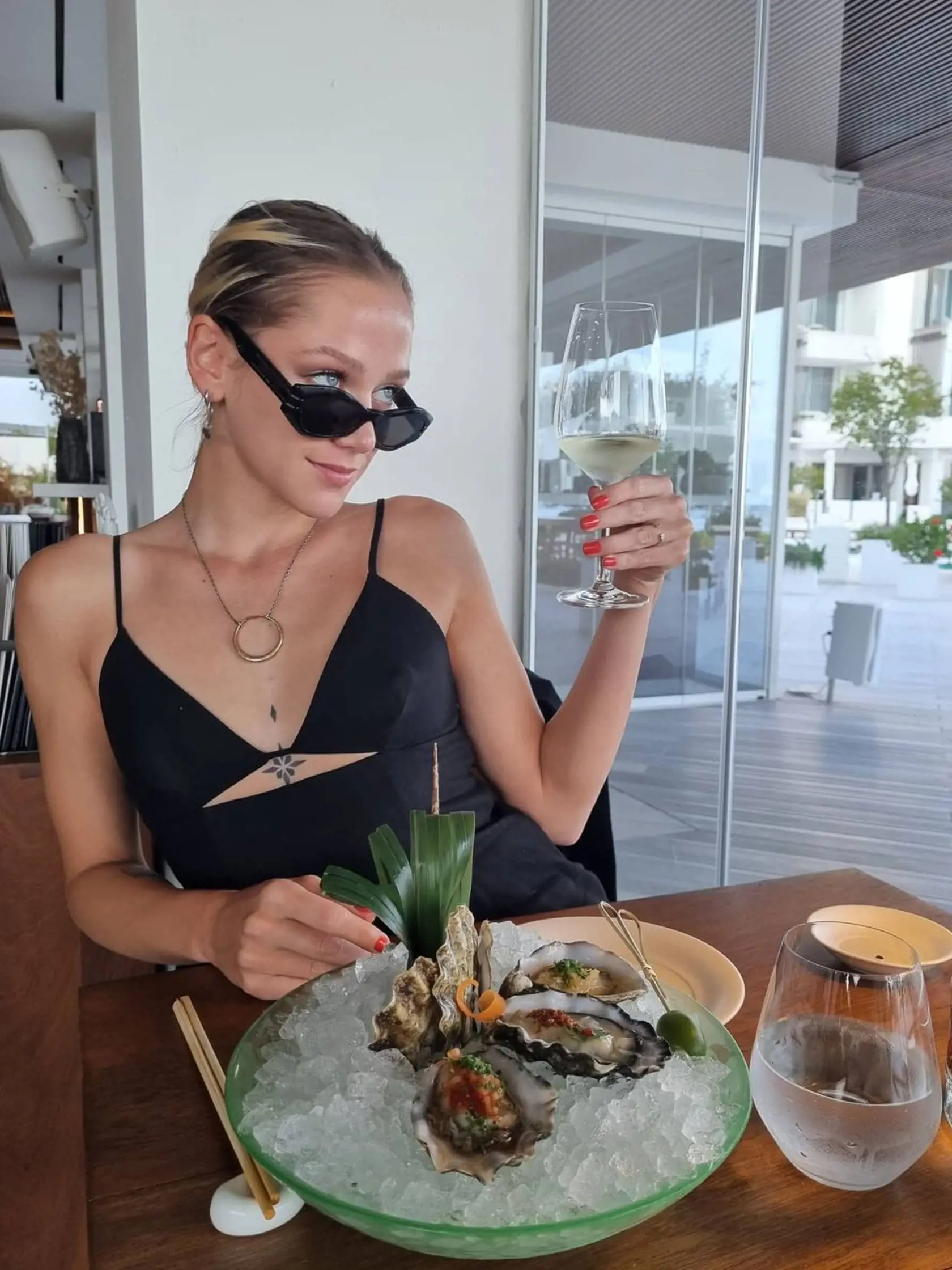 Emma je krásna žena.