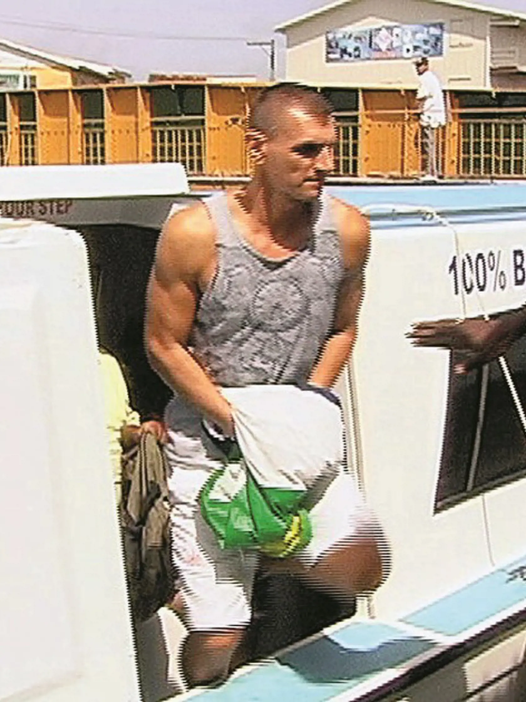Obávaný Karol Mello si behá po slobode. Po tom, čo ho prepustili z väzby údajne ušiel do  latinskoamerického štátu Belize, kde sa skrýva dodnes. Nie nadarmo sa mu hovorí najhľadanejší Slovák.
