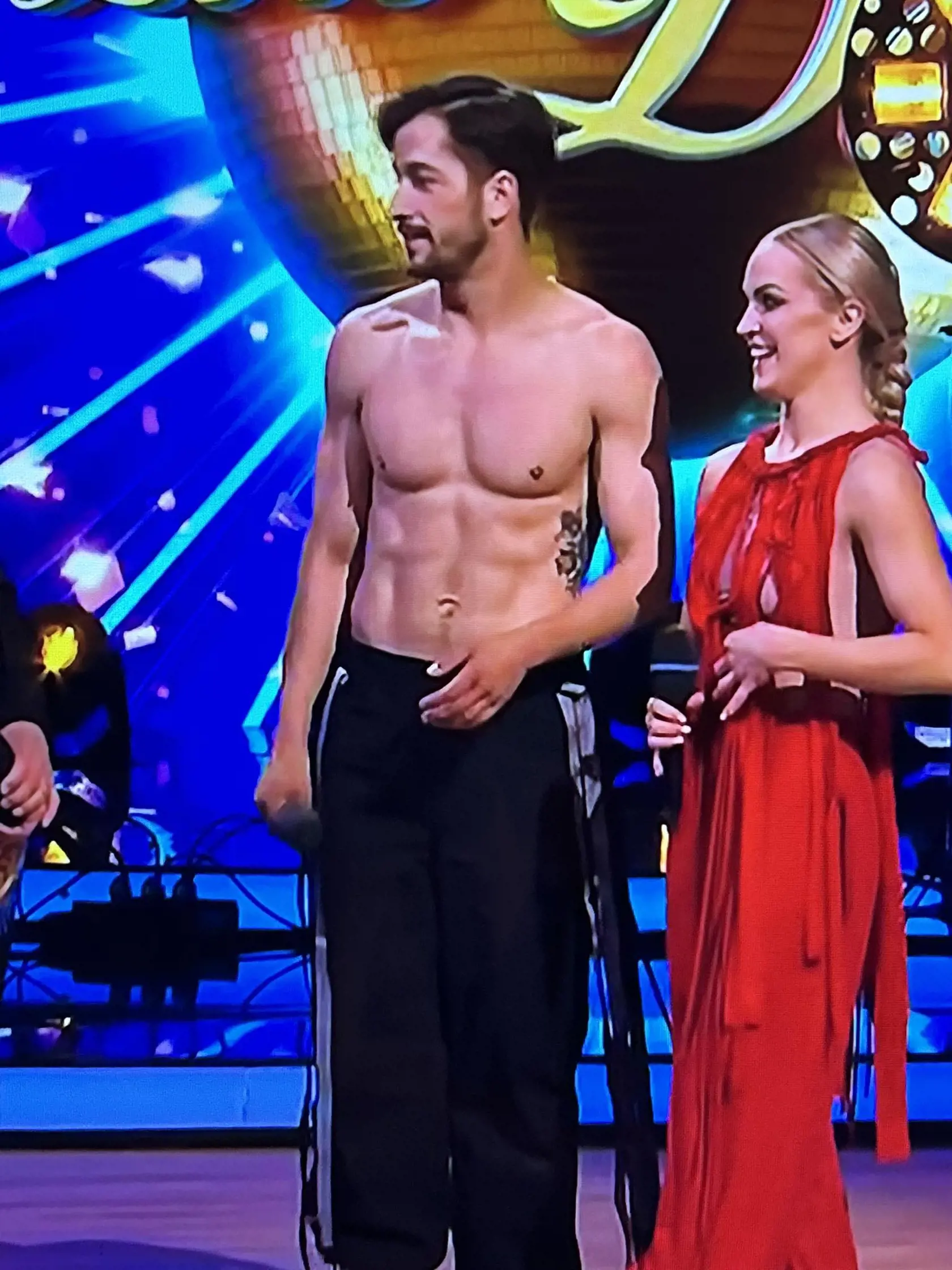 Herec Jakub Jablonský predviedol sexi hruď.
