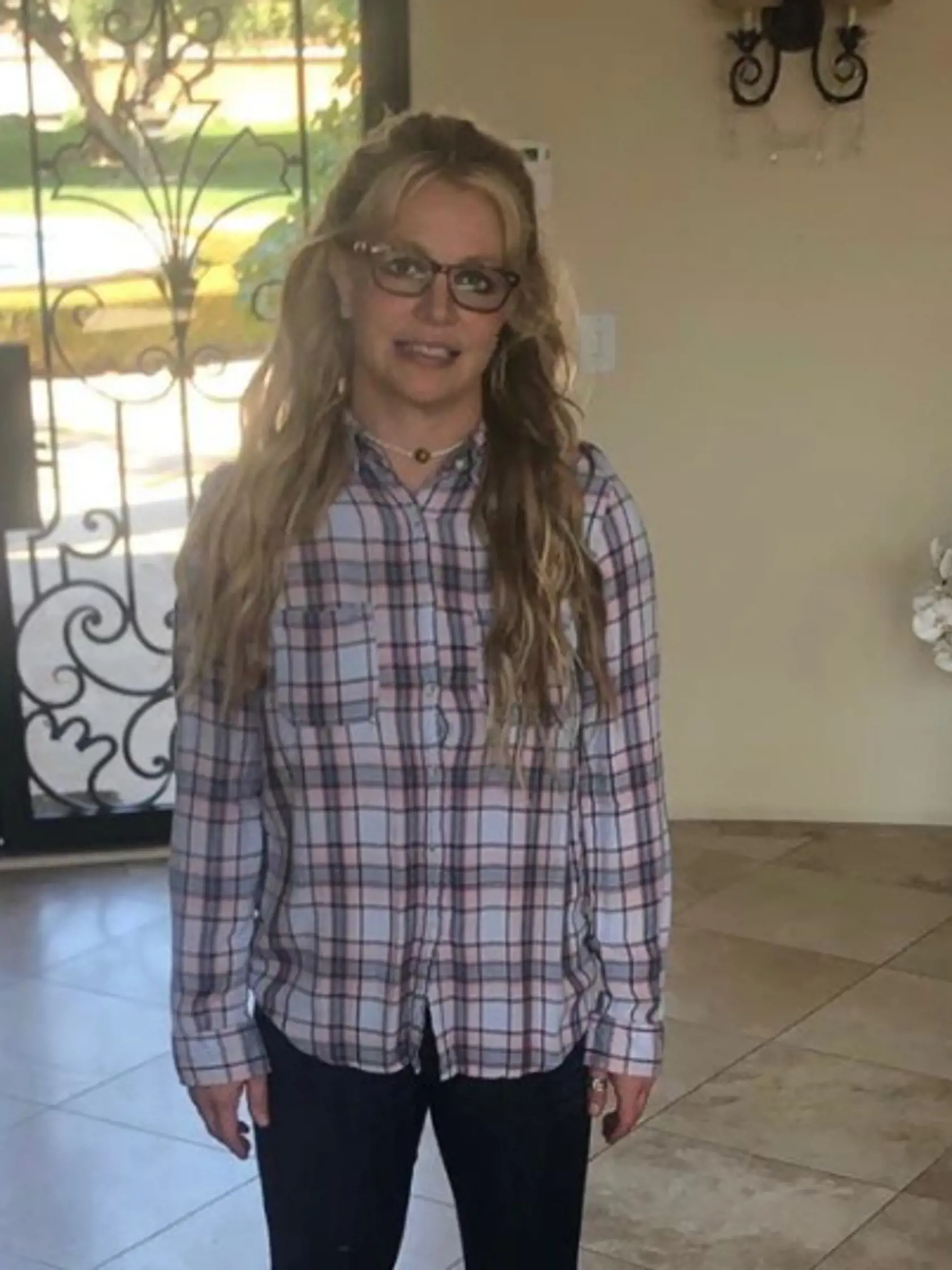 Britney zverejnila záber bez mejkapu a v domácom úbore.