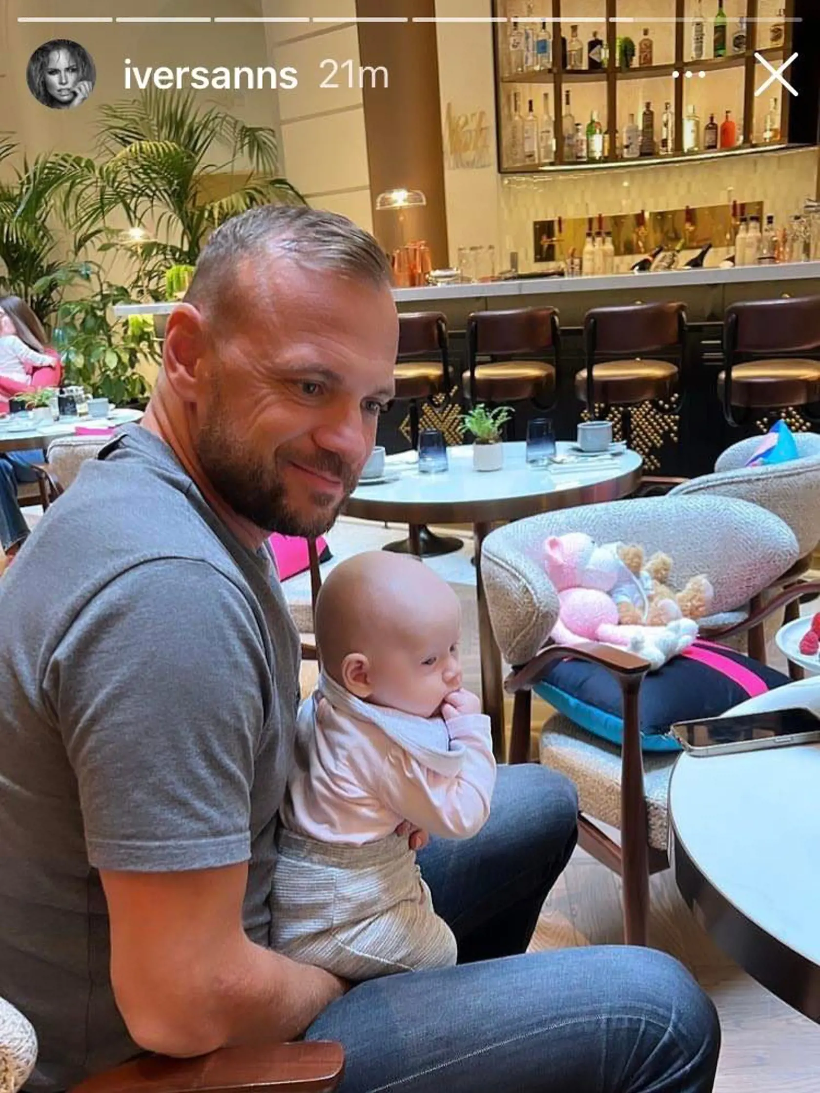 Hrdá mamina Ivana Gáborík prvýkrát ukázala mladšiu dcérku Leiu do tváričky.