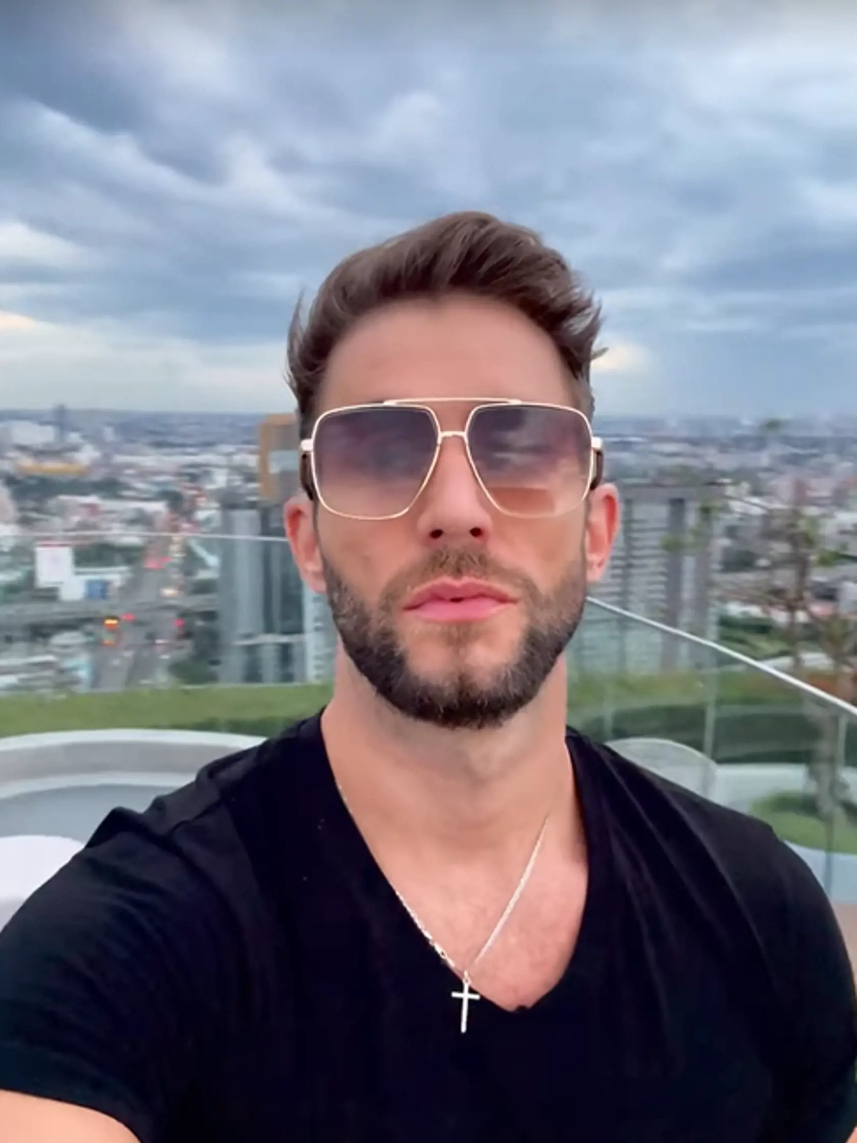 Tomáš Tarr sa nechal ostrihať. Čo hovoríte na jeho nový imidž?