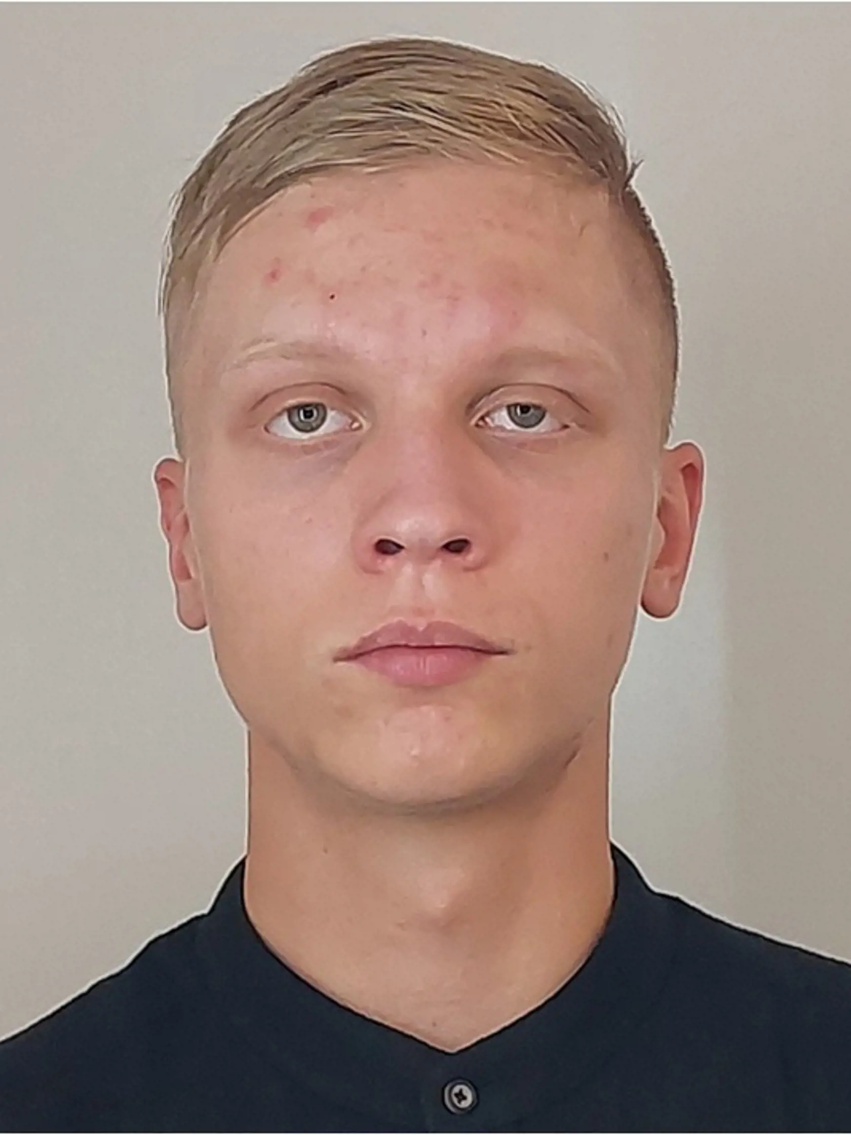 Na snímke žiak gymnázia 18-ročný (S. S.), ktorý útočil nožom na gymnáziu v meste Spišská Stará Ves (okres Kežmarok) vo štvrtok 16. januára 2025. Po útoku hlásia dvoch mŕtvych. Jeden pacient je v kritickom stave. TASR to potvrdila Danka Capáková z Operačného strediska záchrannej zdravotnej služby (OS ZZS) SR. Útočník je na úteku. Žiadame občanov, ak by spozorovali uvedeného mladíka, aby ho nekontaktovali, nesnažili sa ho zadržať, ale aby okamžite volali políciu na linku 158. FOTO TASR - KR PZ v Prešove 