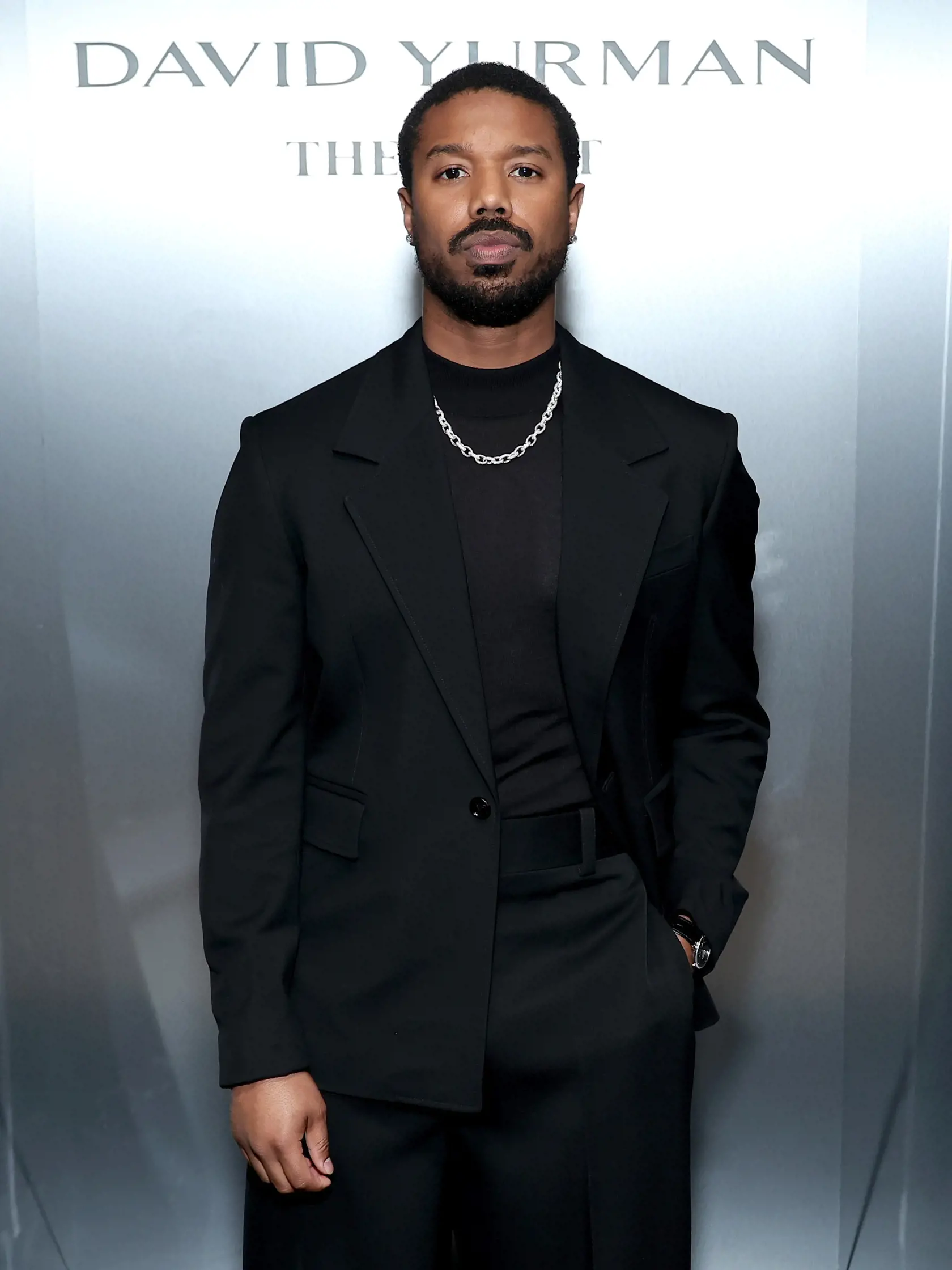 Americký herec Michael B. Jordan sa dostal na tretie miesto rebríčka. Jeho tvár je vraj takmer dokonale súmerná a charizmatická.