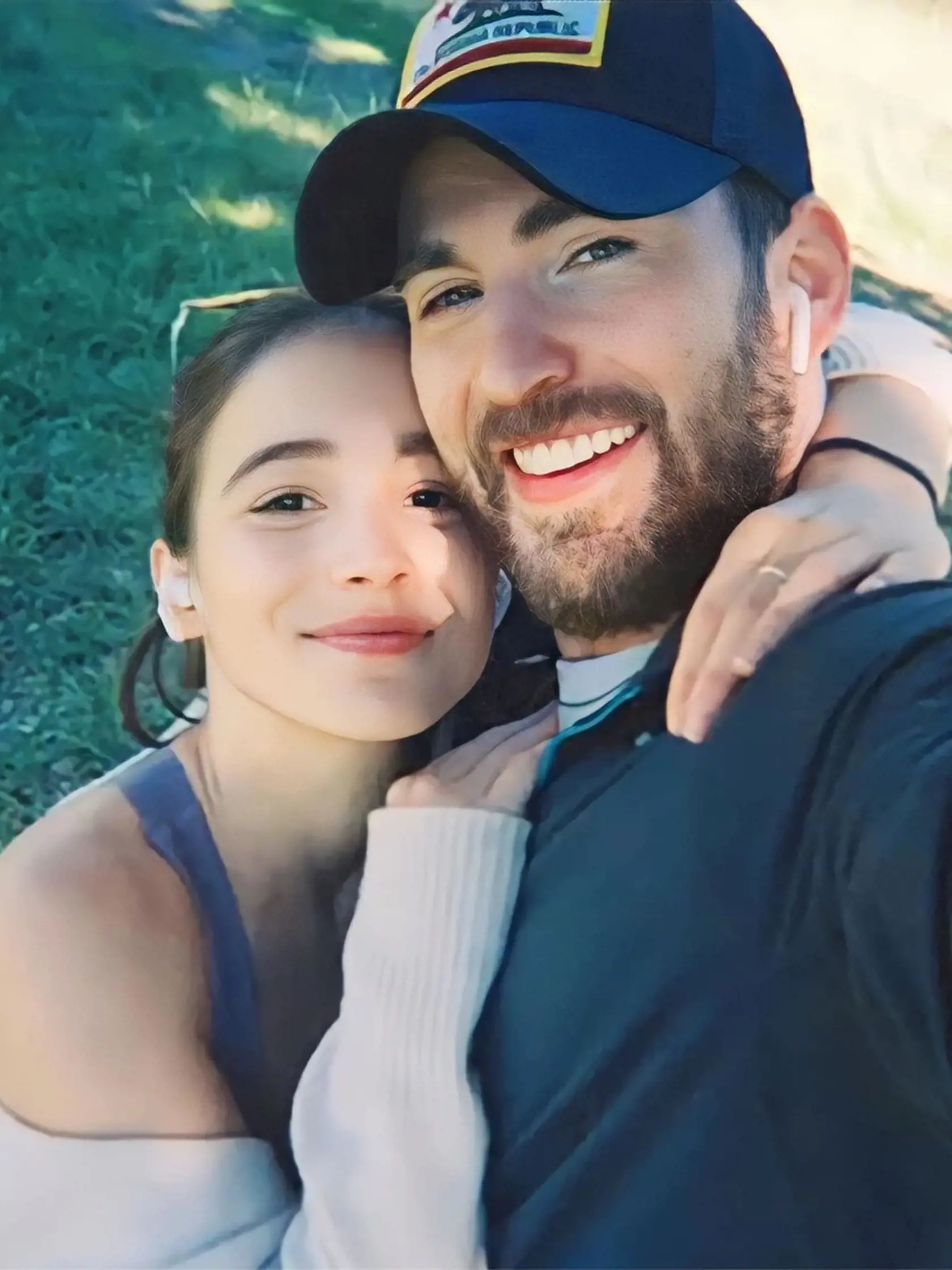 Chris Evans a Alba Baptista
