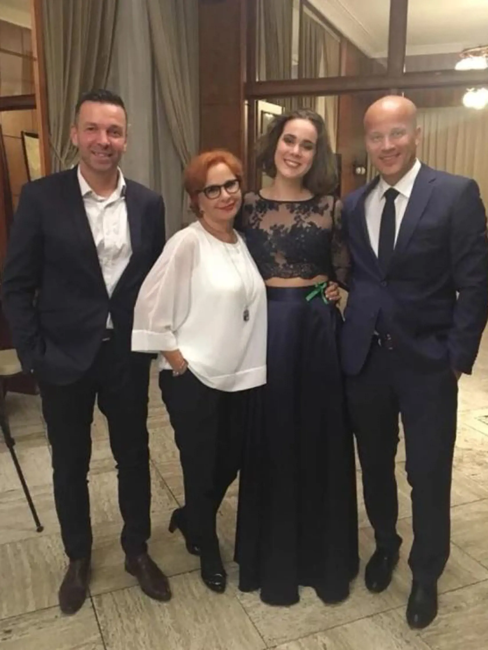 Kamila Magálová na stužkovej vnučky Marie.