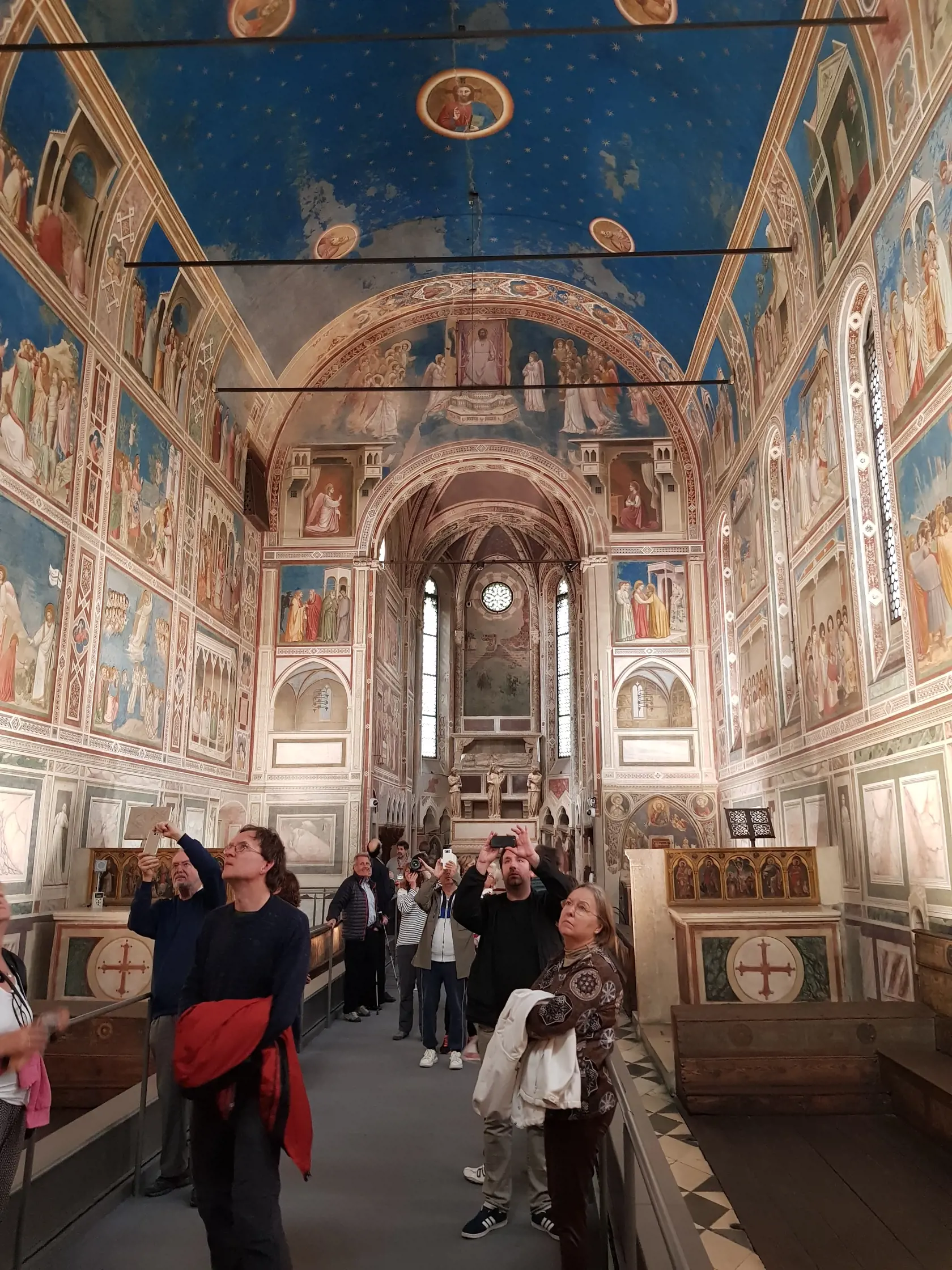 Kaplnka rodiny Scrovegniovcov (Cappella degli Scrovegni) v Padove je známa najmä cyklom fresiek zo začiatku 14. storočia, ktorých autorom je  Giotto di Bondone (1267–1337). Fresky sú považované za vrchol  Giottovej tvorby.