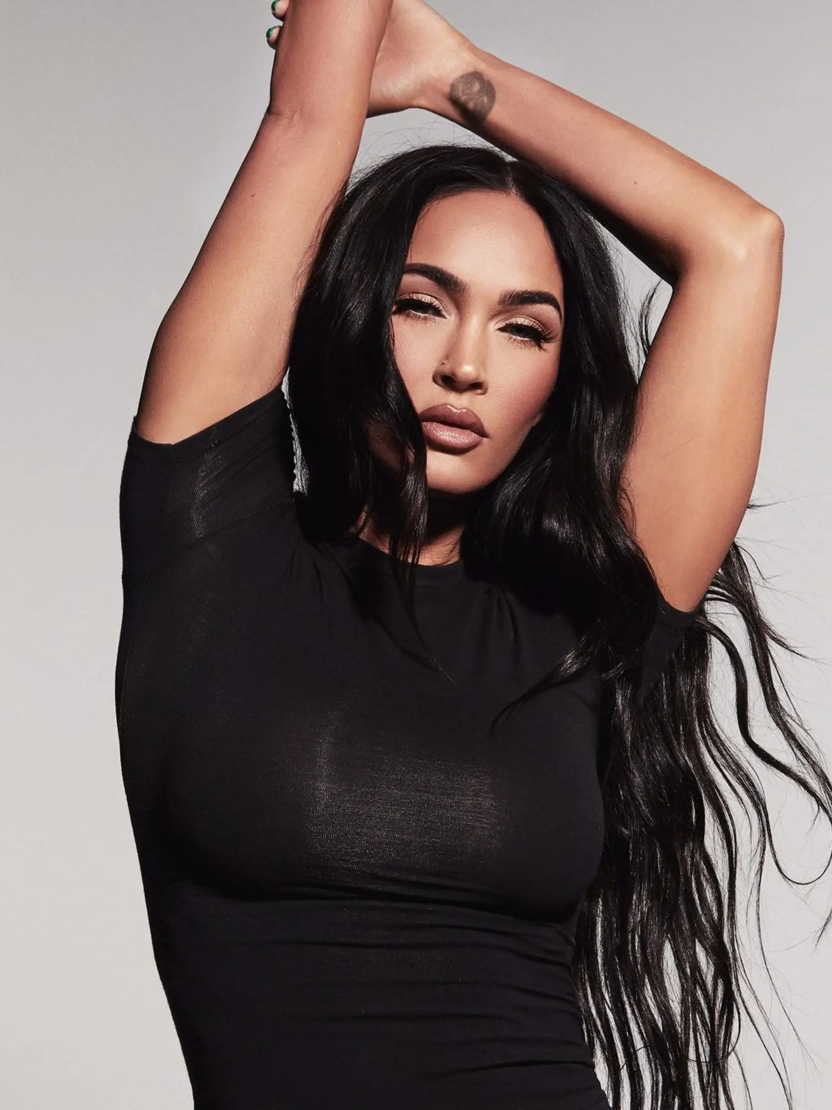 Megan Fox sa svojich tetovaní postupne zbavuje