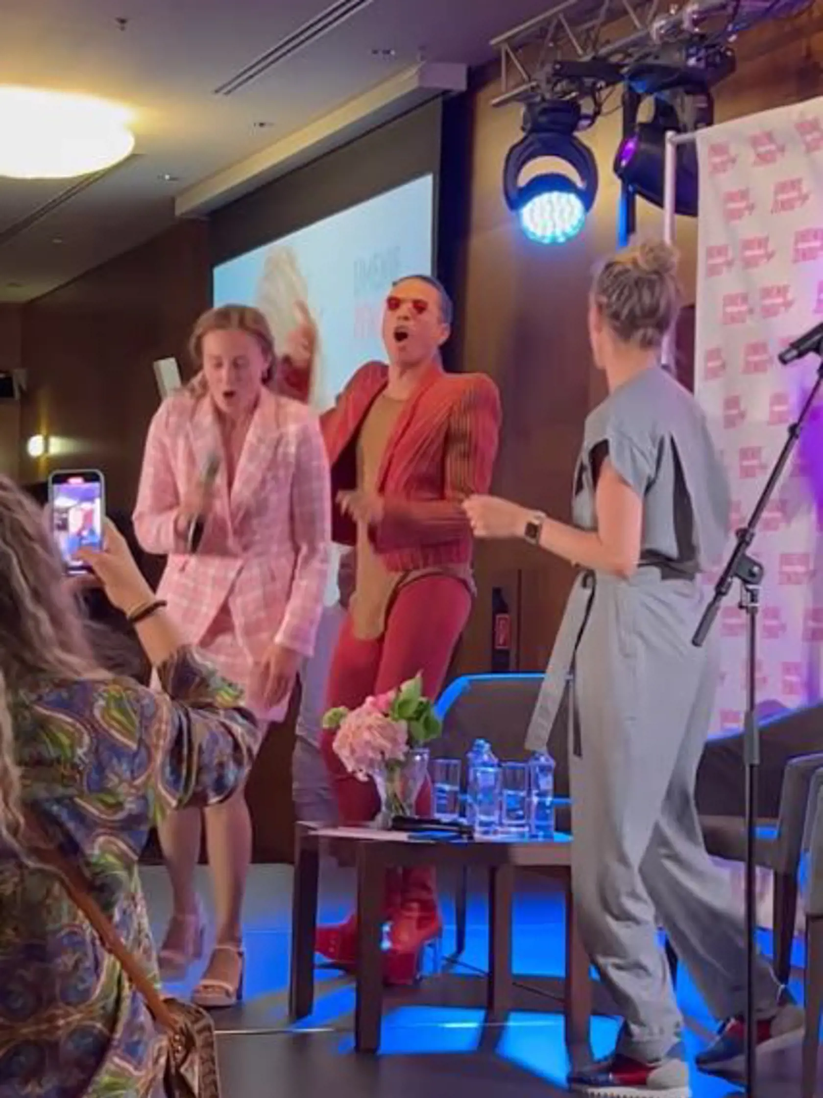 Jorge González bol hosťom v Adelinej šou. Takto si zatrsal s Máriou Čírovou a Adelou.